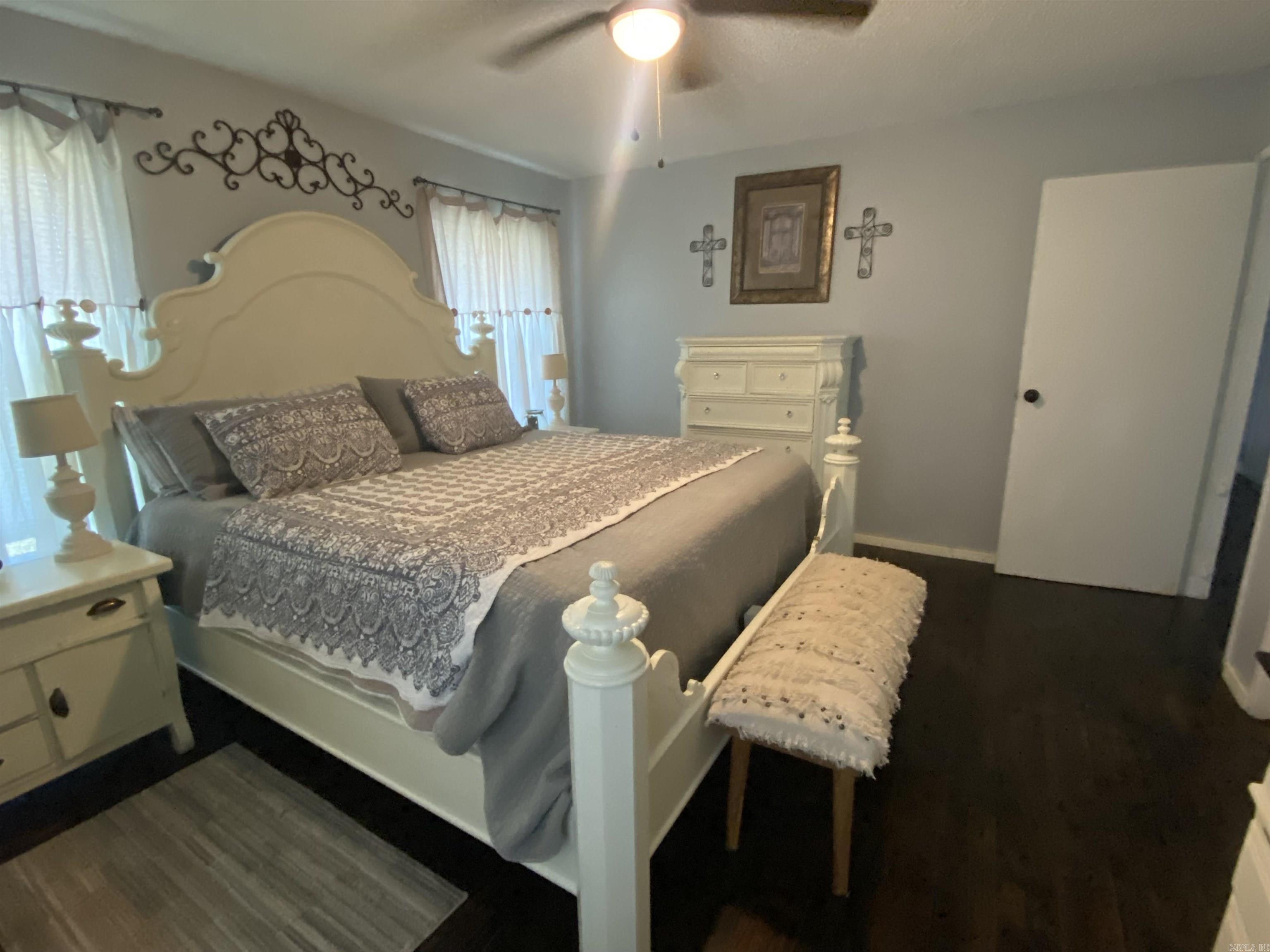 16  Mockingbird  Story, AR