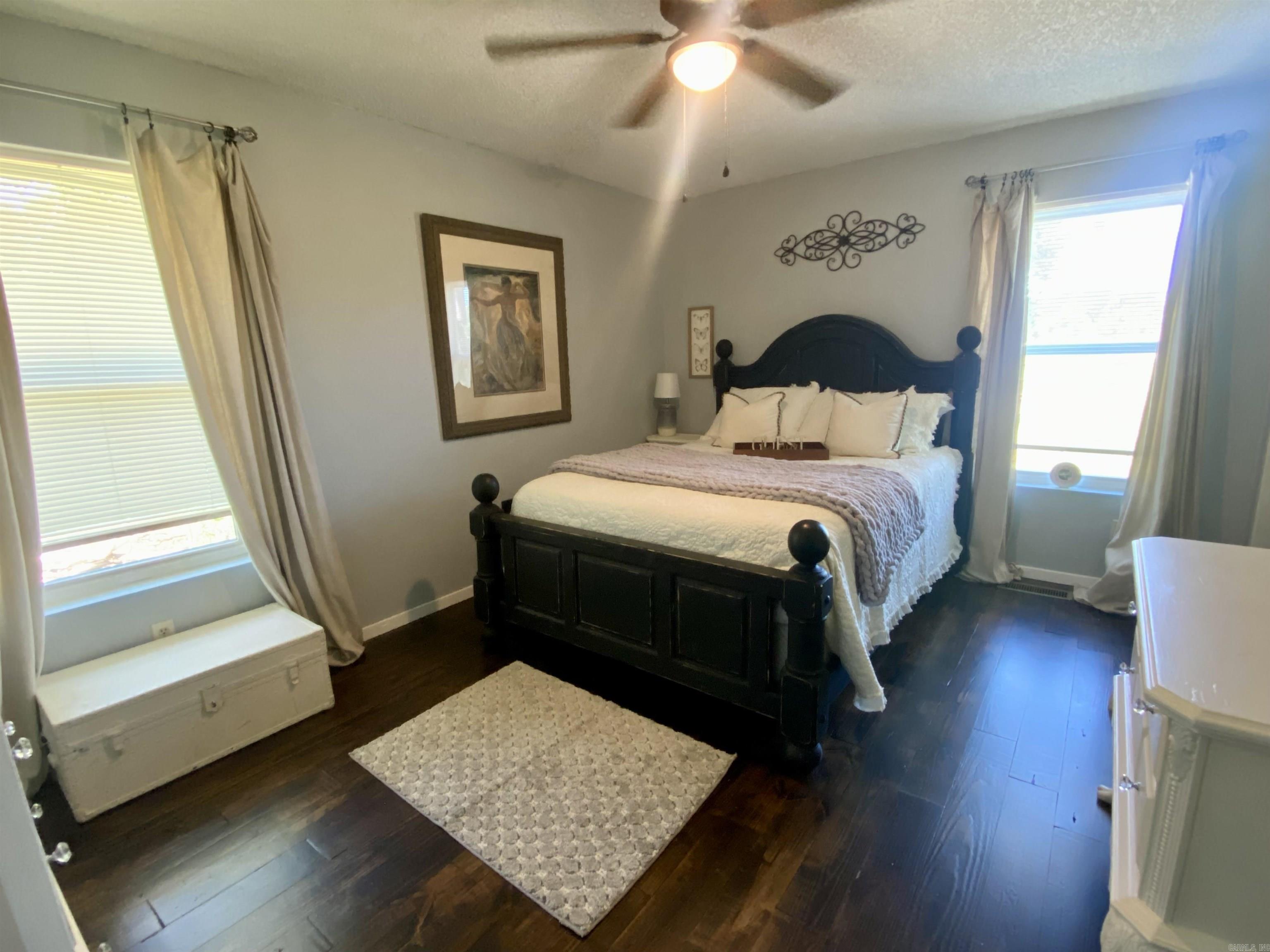 16  Mockingbird  Story, AR