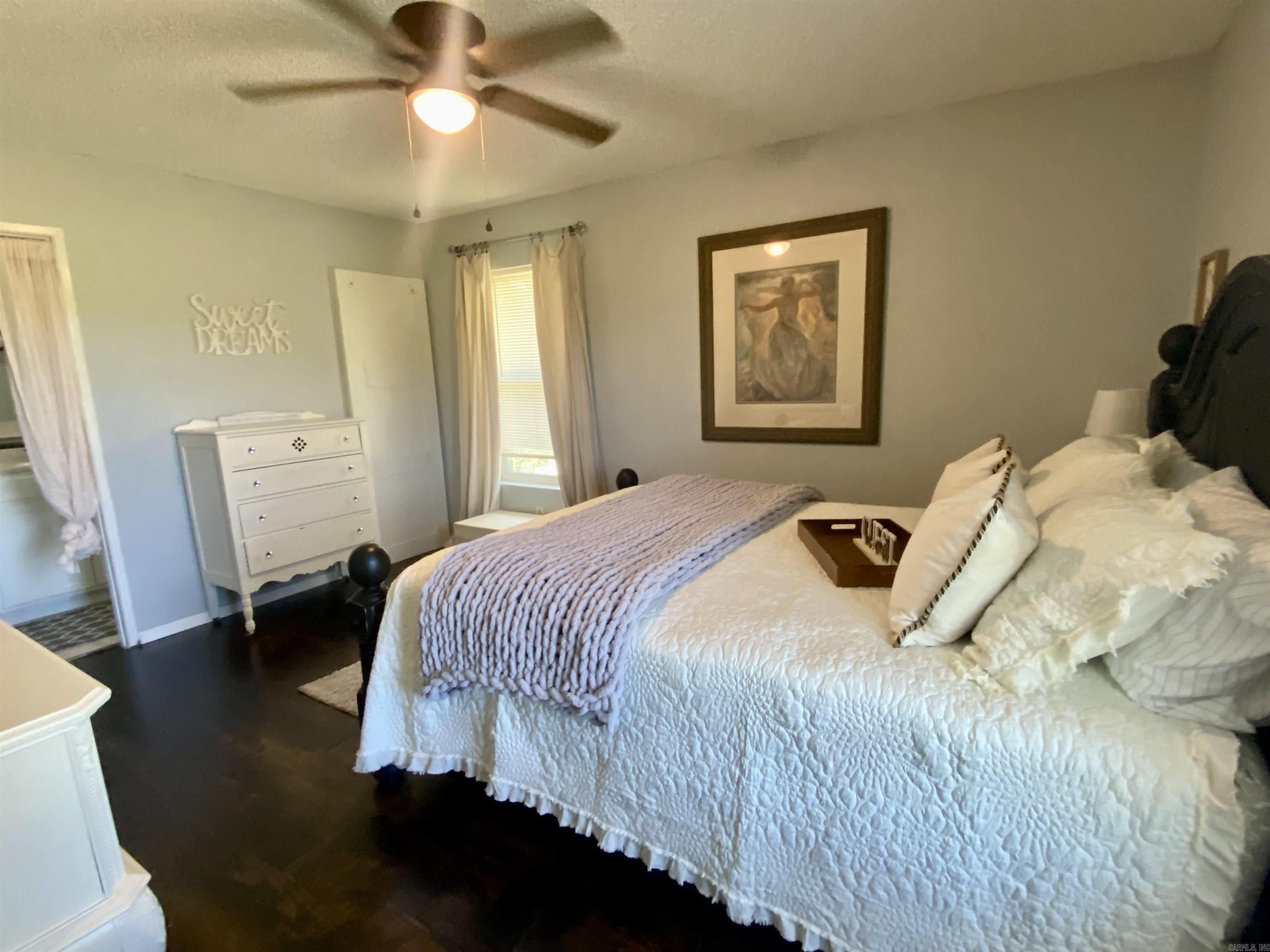 16  Mockingbird  Story, AR