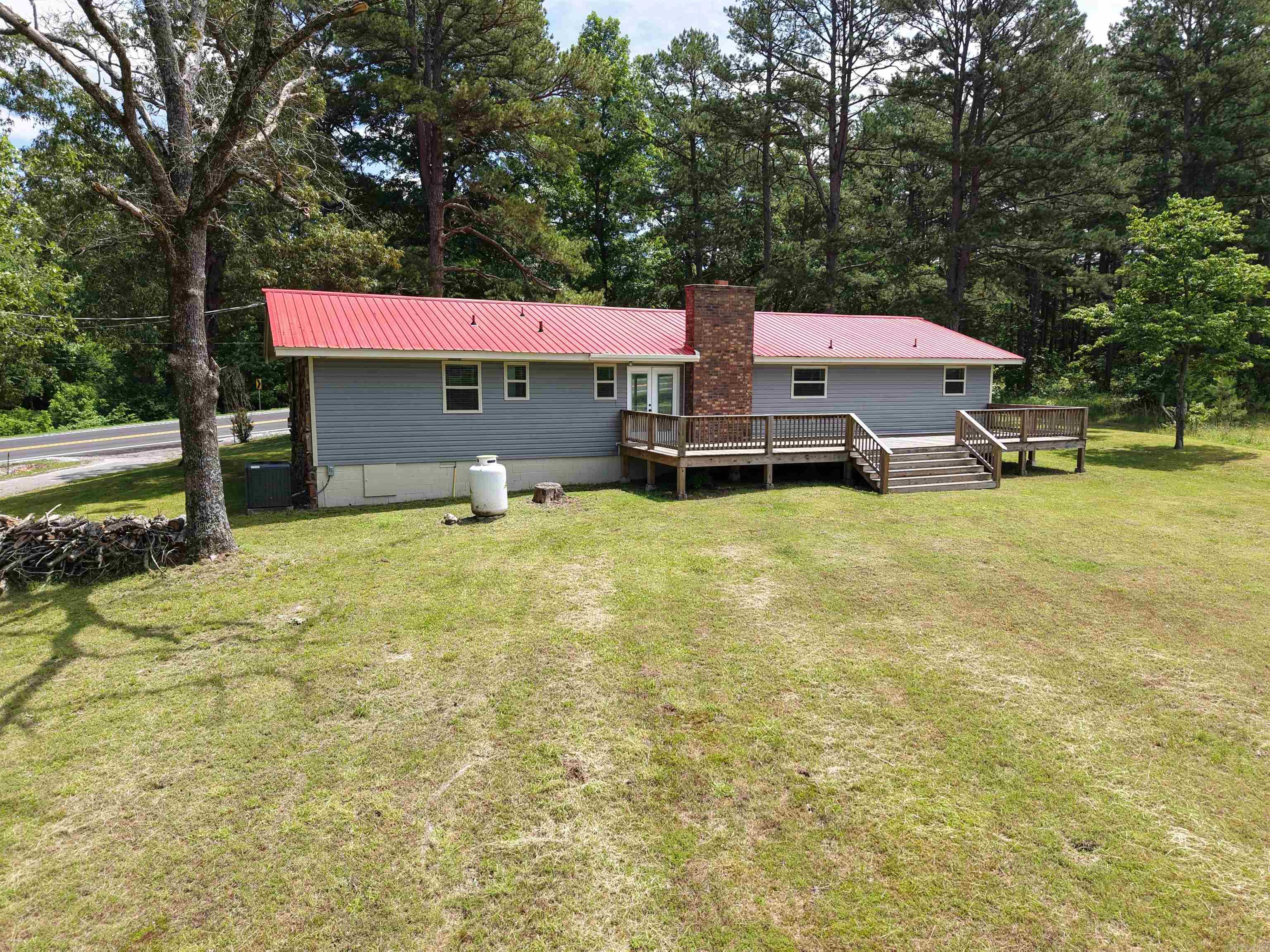 2174  N Main Street  Melbourne, AR