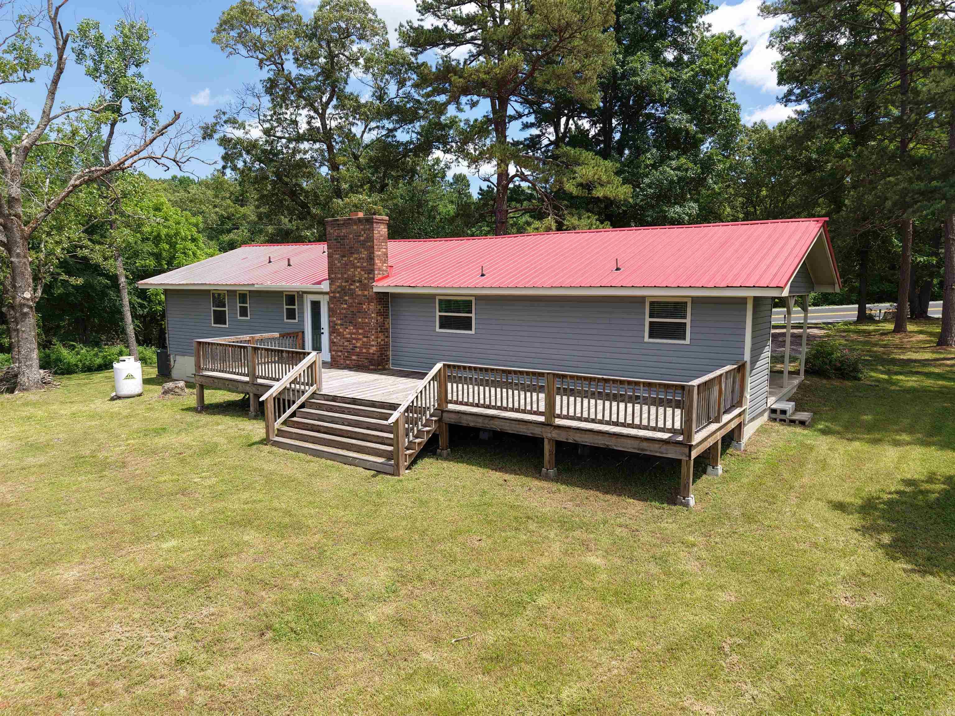 2174  N Main Street  Melbourne, AR