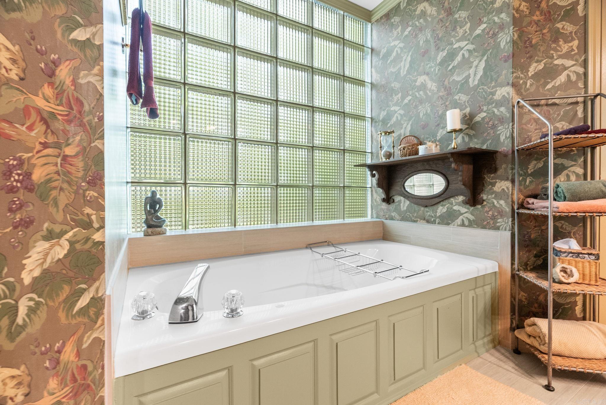 4215  Longtree  Little Rock, AR