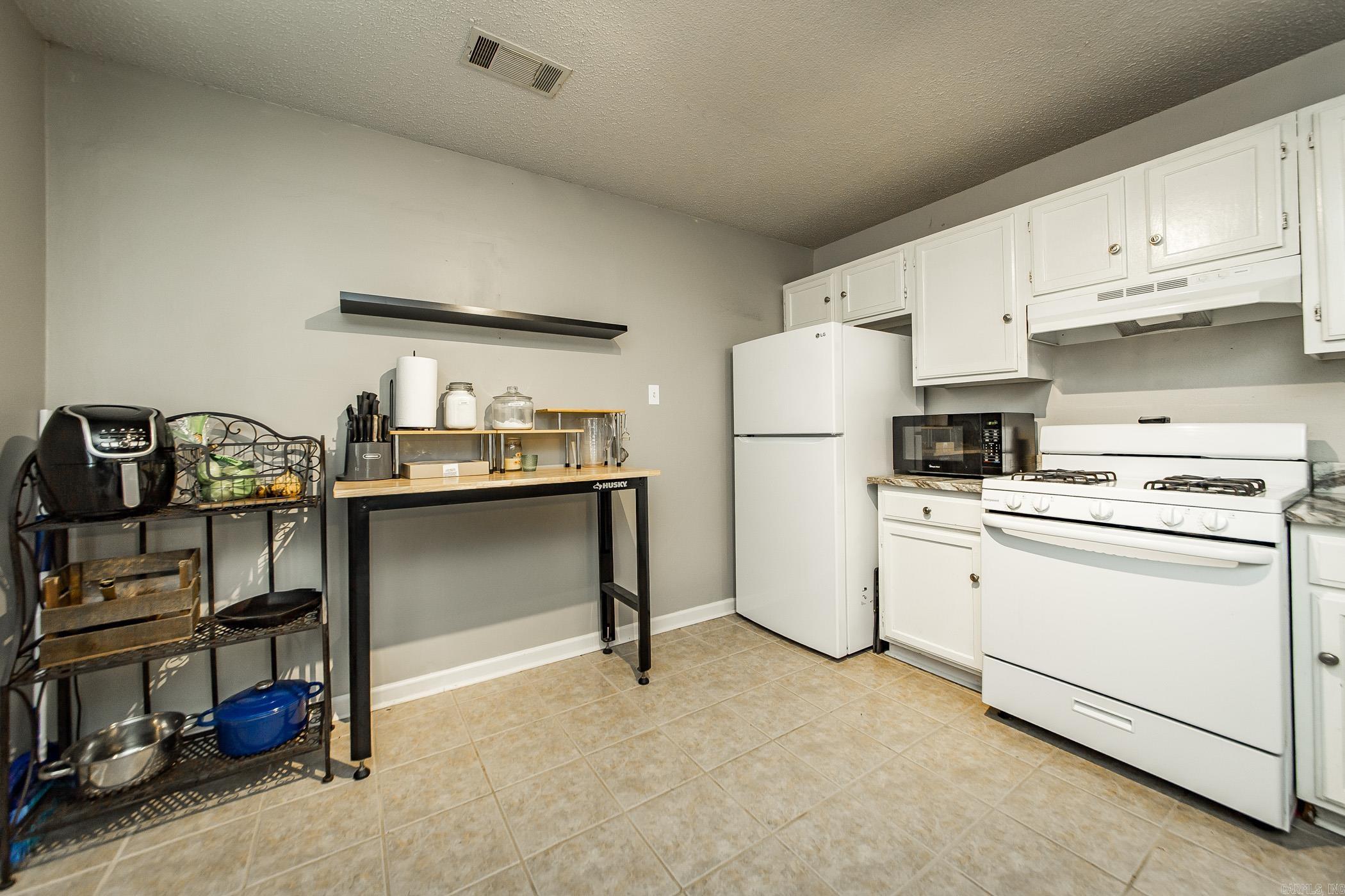 13  Fieldcrest Ln  Cabot, AR