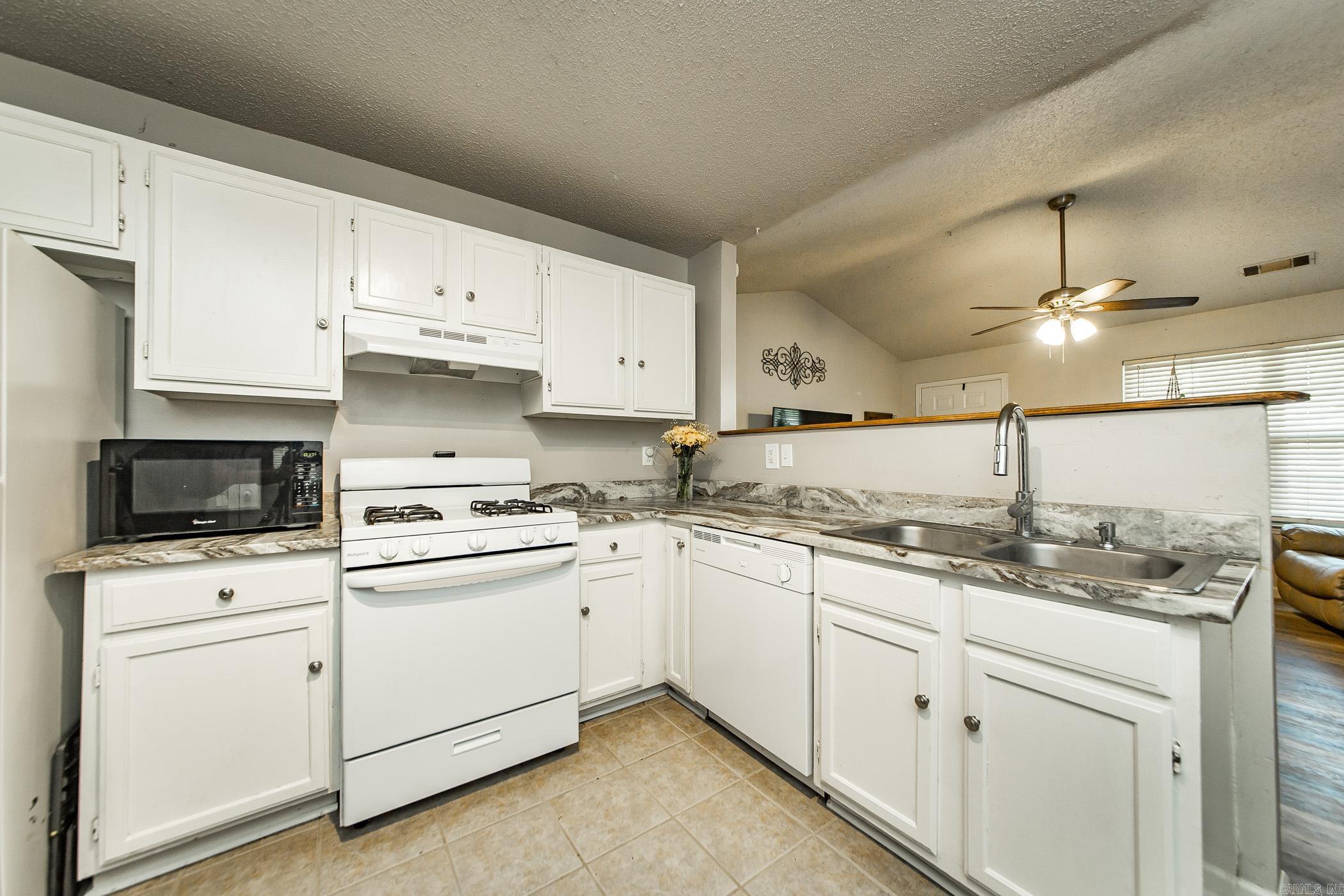 13  Fieldcrest Ln  Cabot, AR