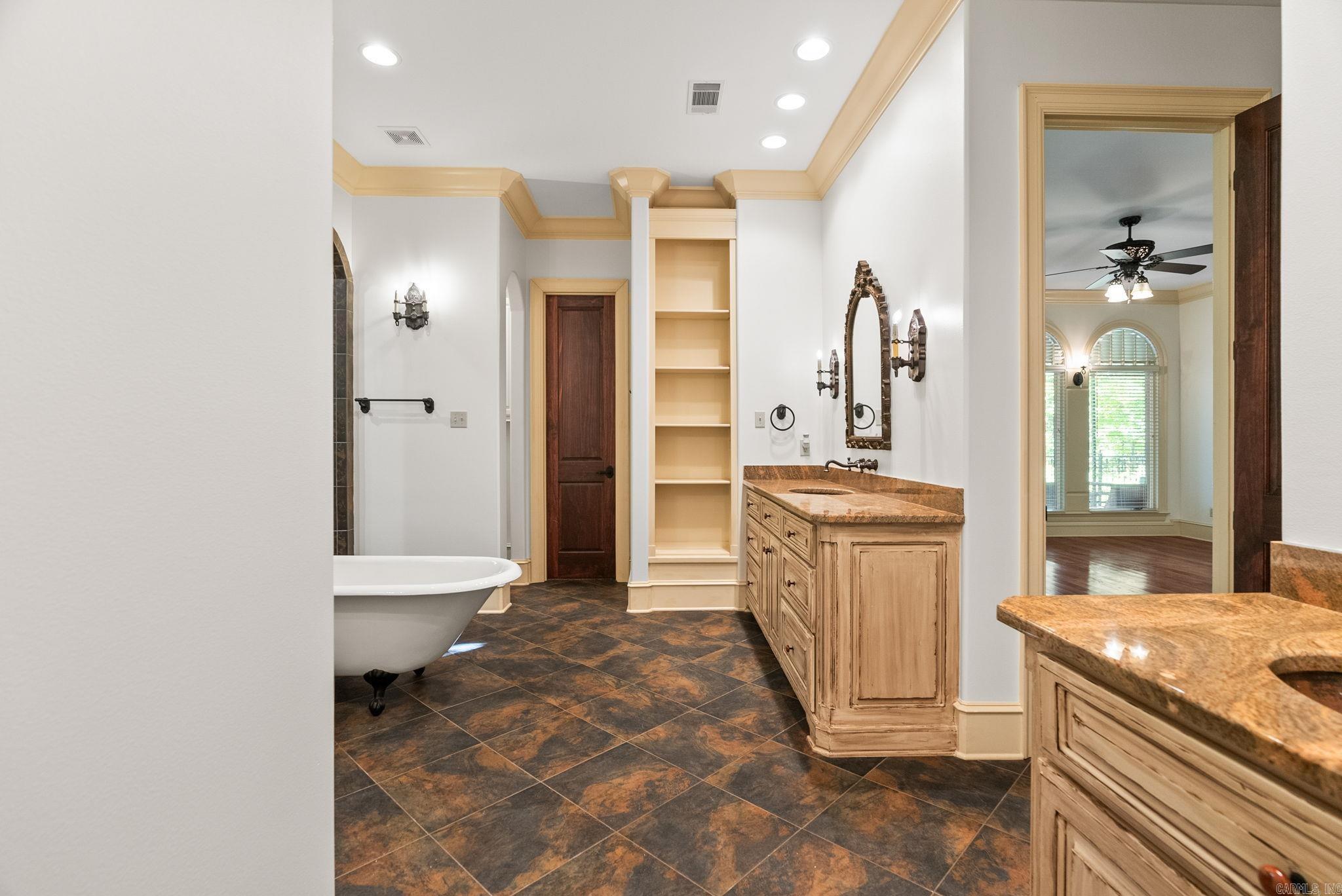 31  Cravache  Little Rock, AR