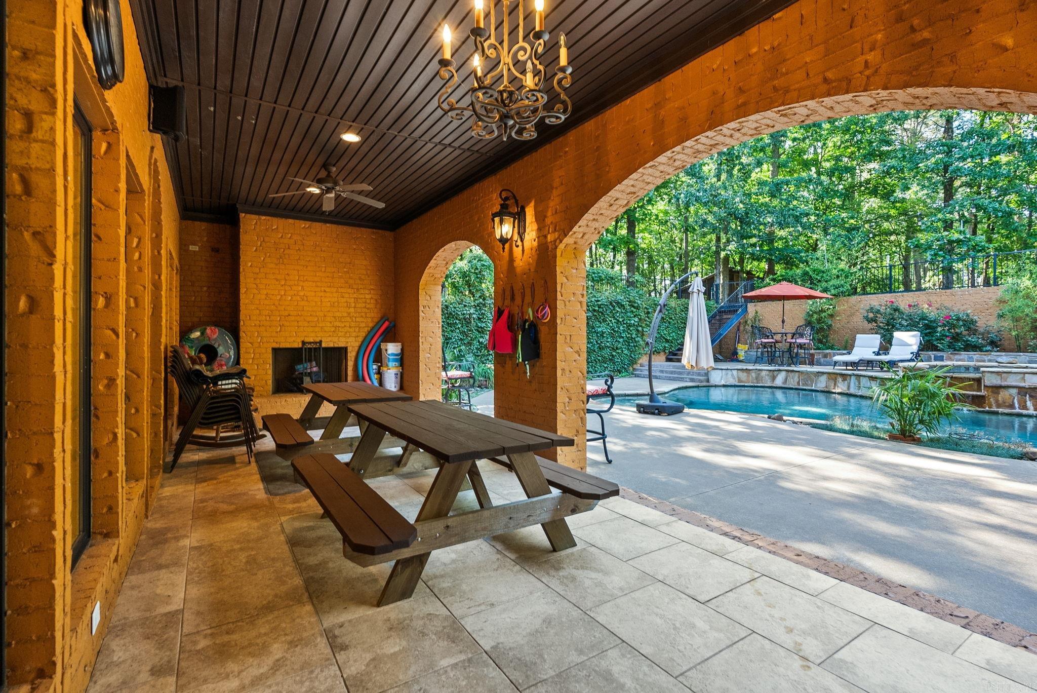 31  Cravache  Little Rock, AR
