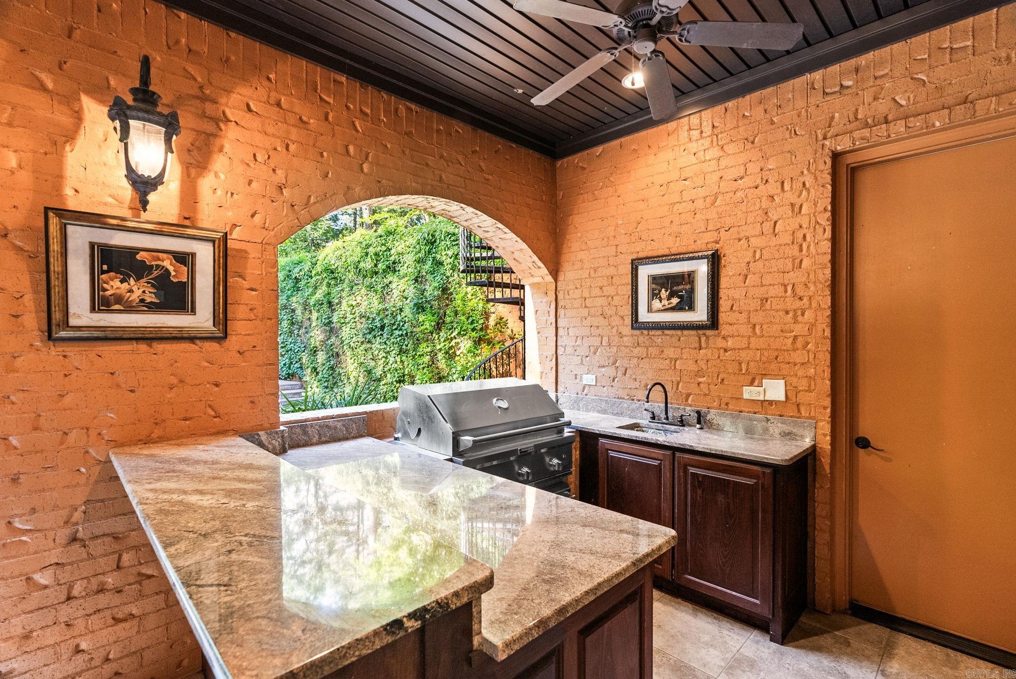 31  Cravache  Little Rock, AR