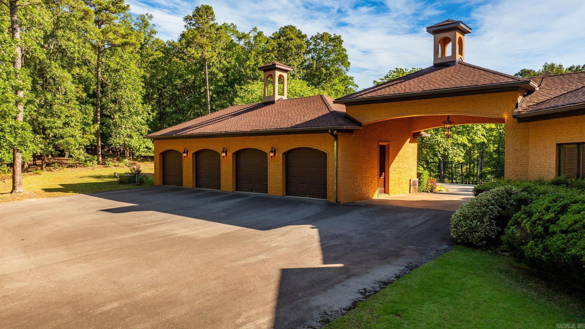 31  Cravache  Little Rock, AR