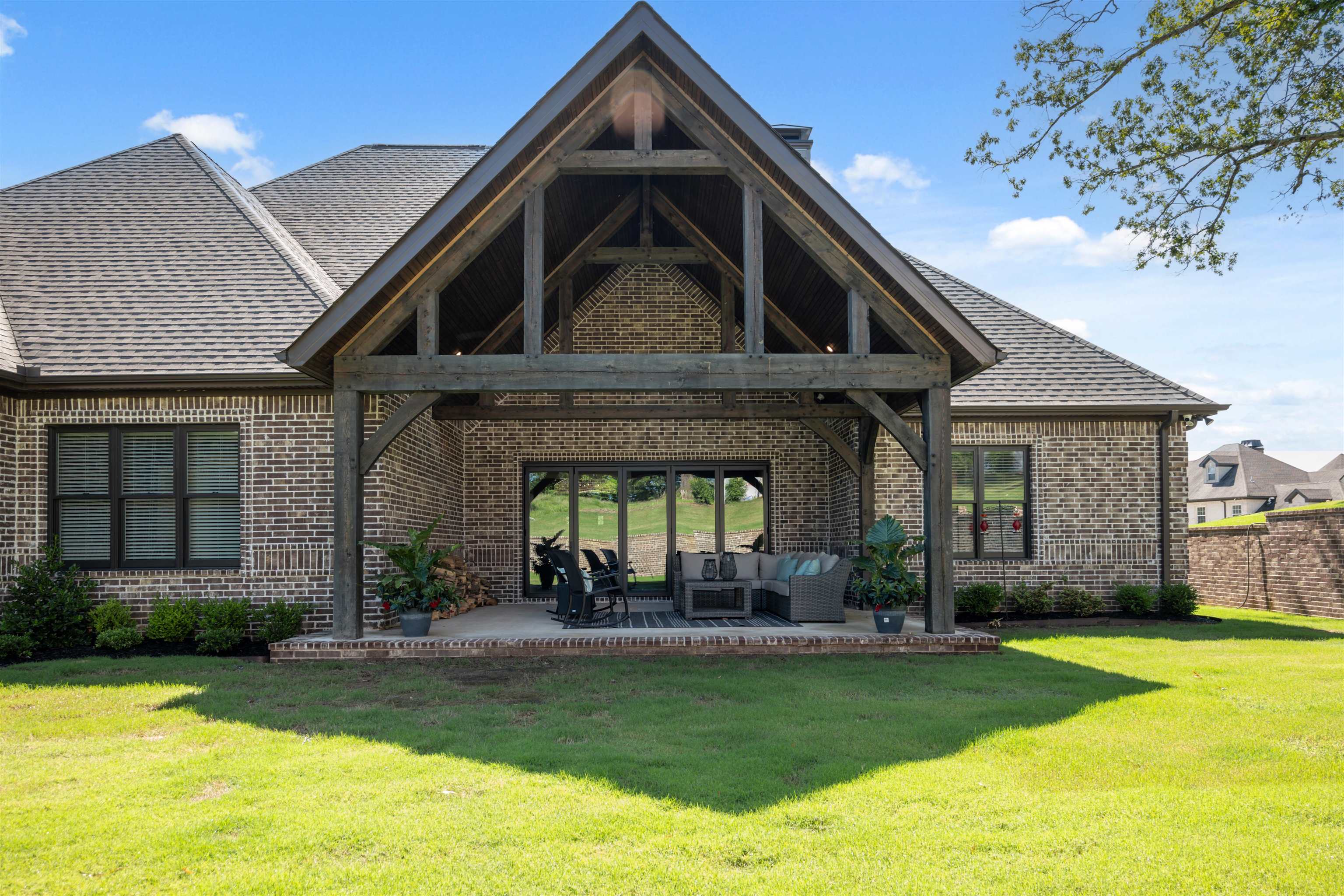 2059  Sloan Lake  Jonesboro, AR