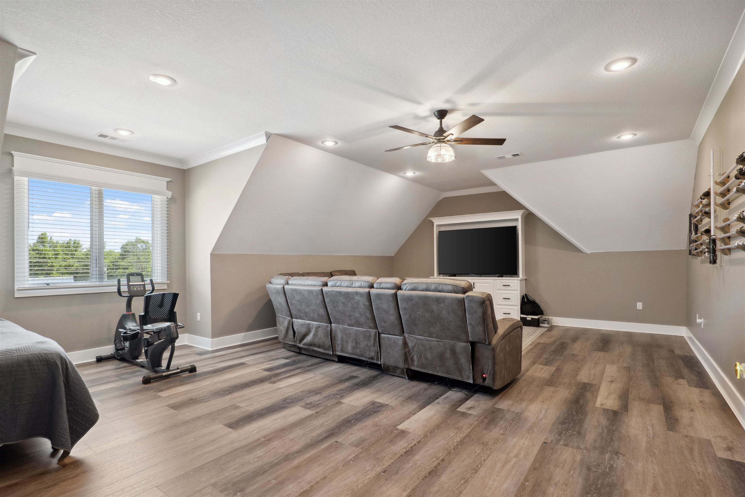 2059  Sloan Lake  Jonesboro, AR
