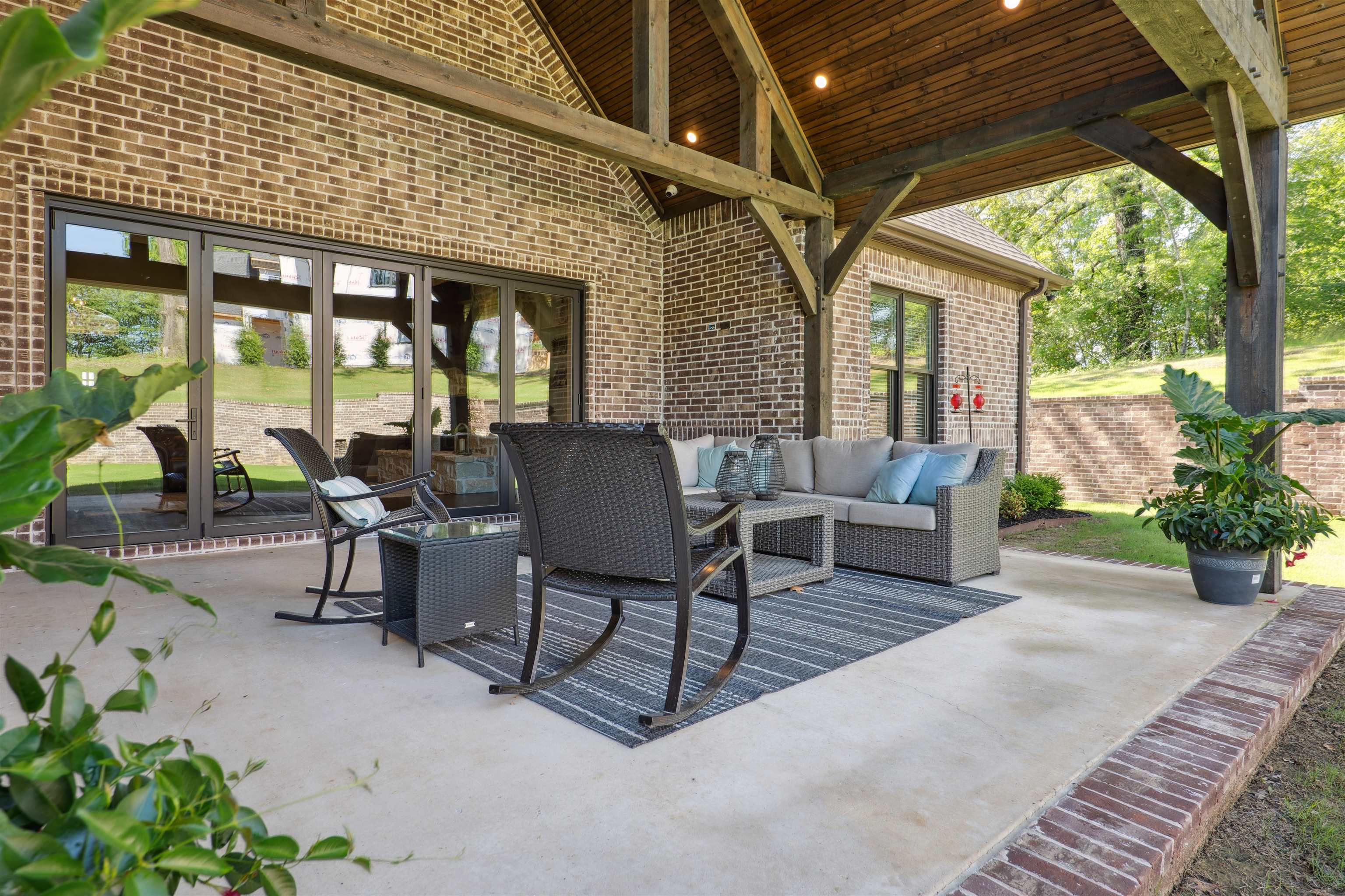 2059  Sloan Lake  Jonesboro, AR