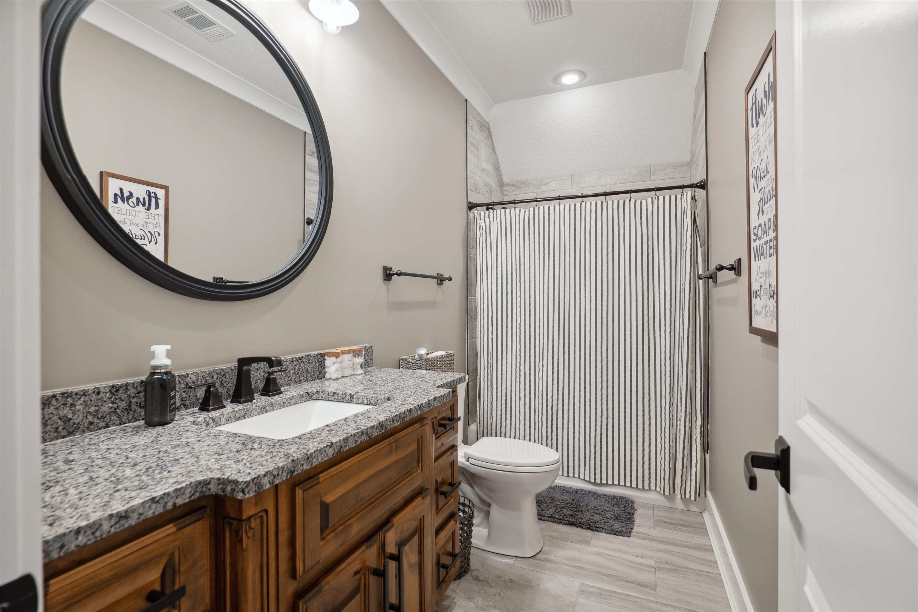 2059  Sloan Lake  Jonesboro, AR