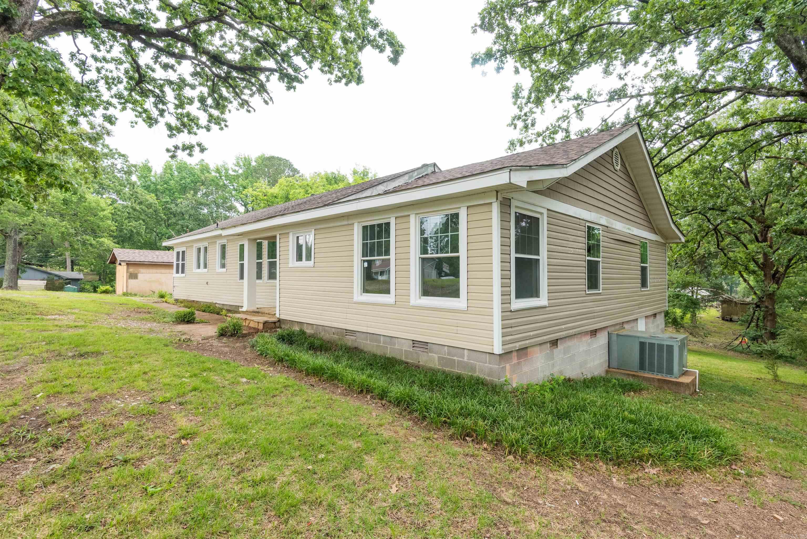 919  River Ridge  Benton, AR