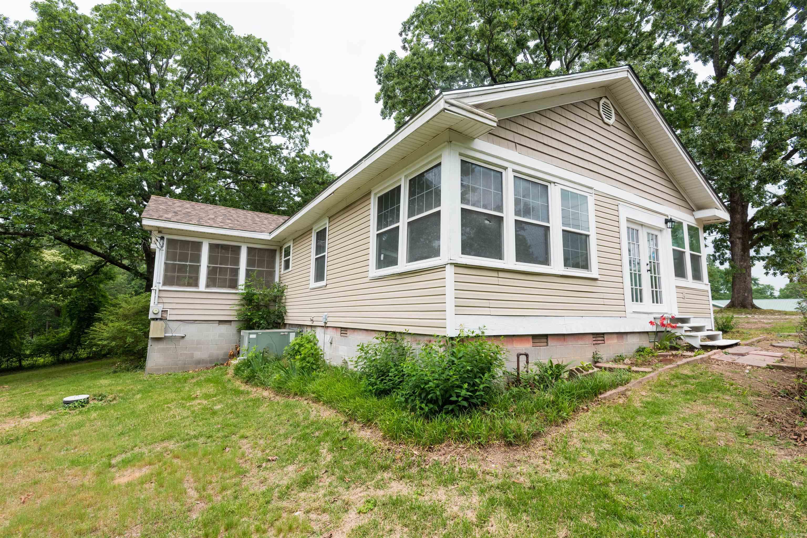 919  River Ridge  Benton, AR