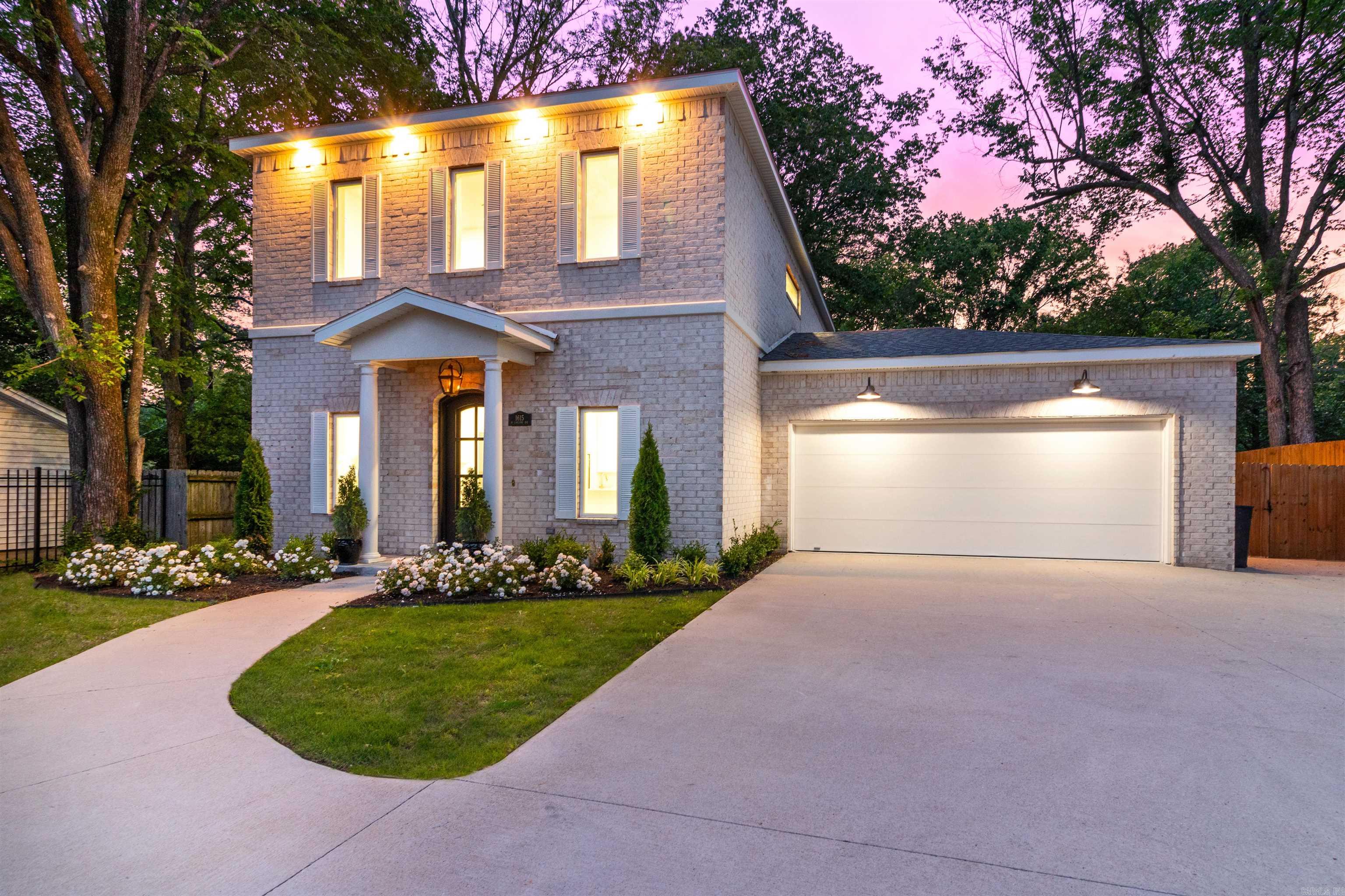 1615 N Garland  Fayetteville, AR