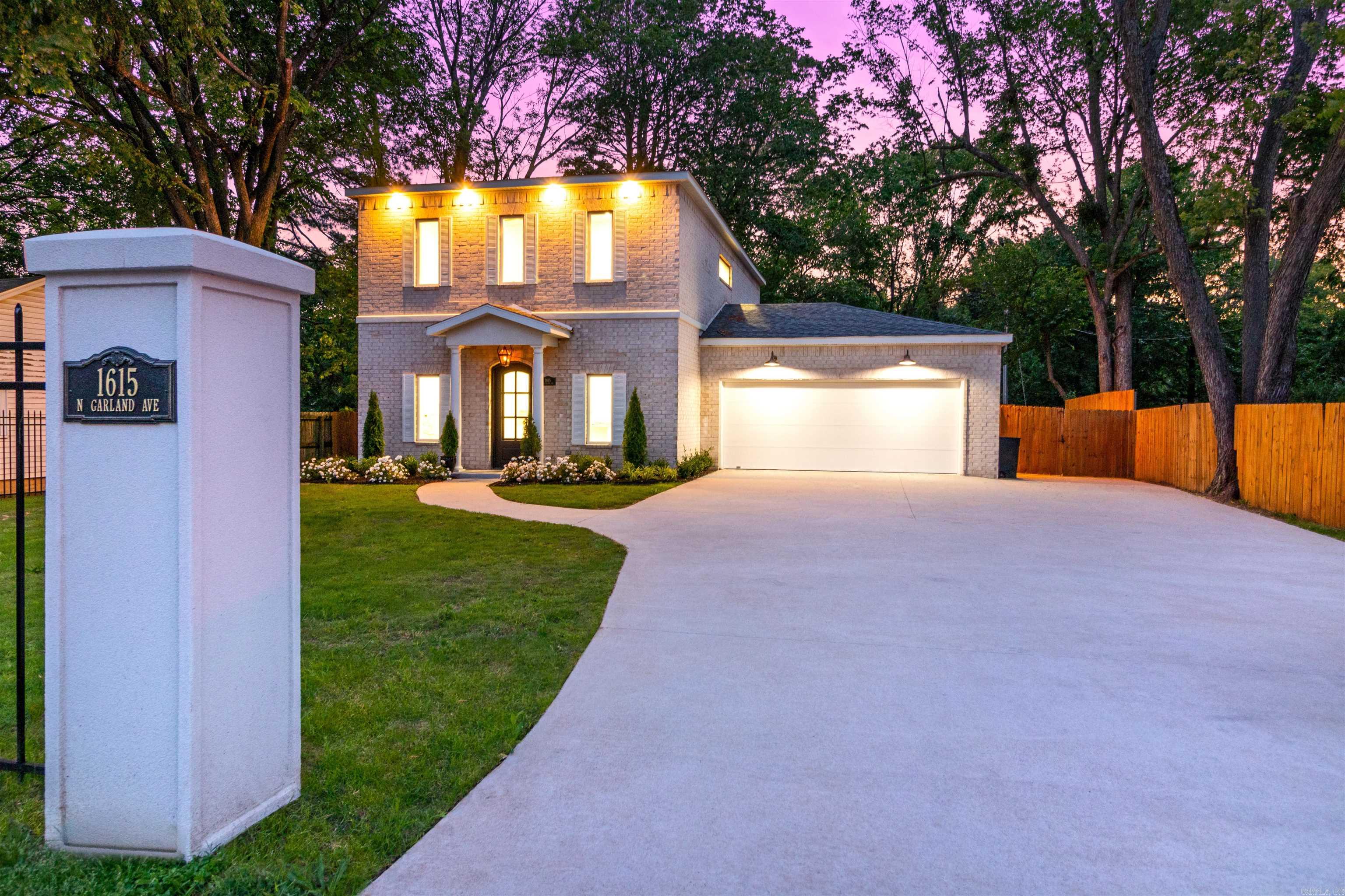 1615 N Garland  Fayetteville, AR