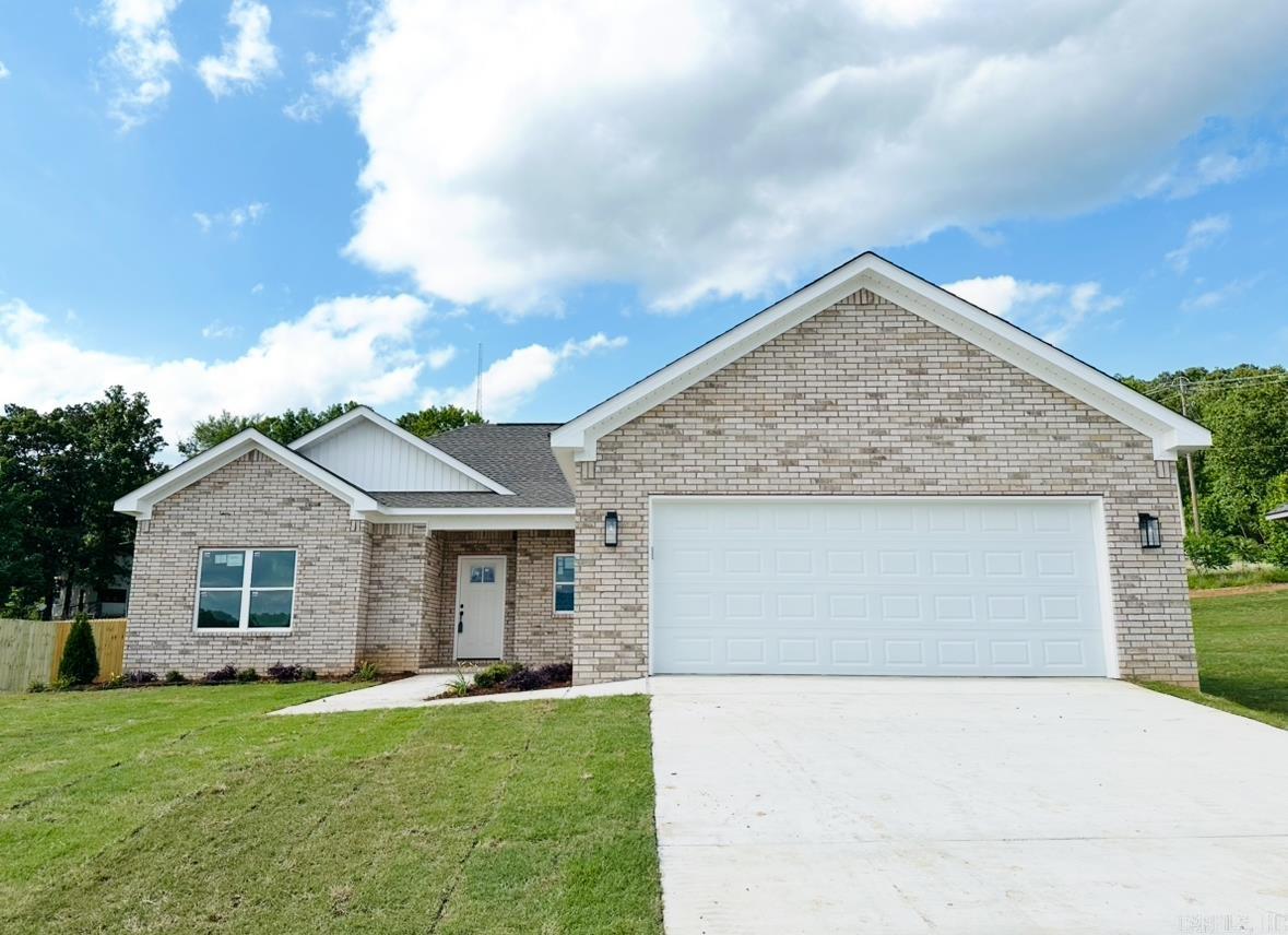 81 Lewis  Greenbrier, AR