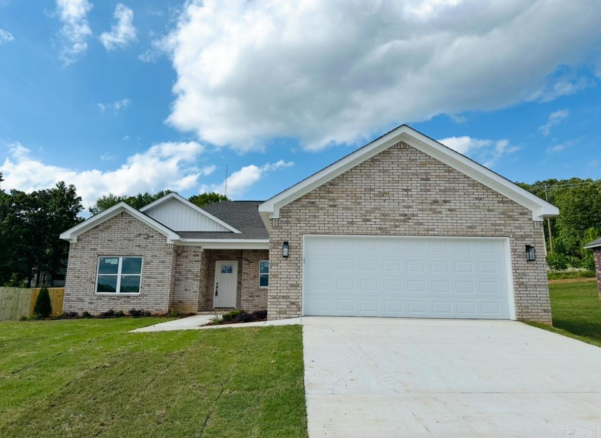 81  Lewis  Greenbrier, AR