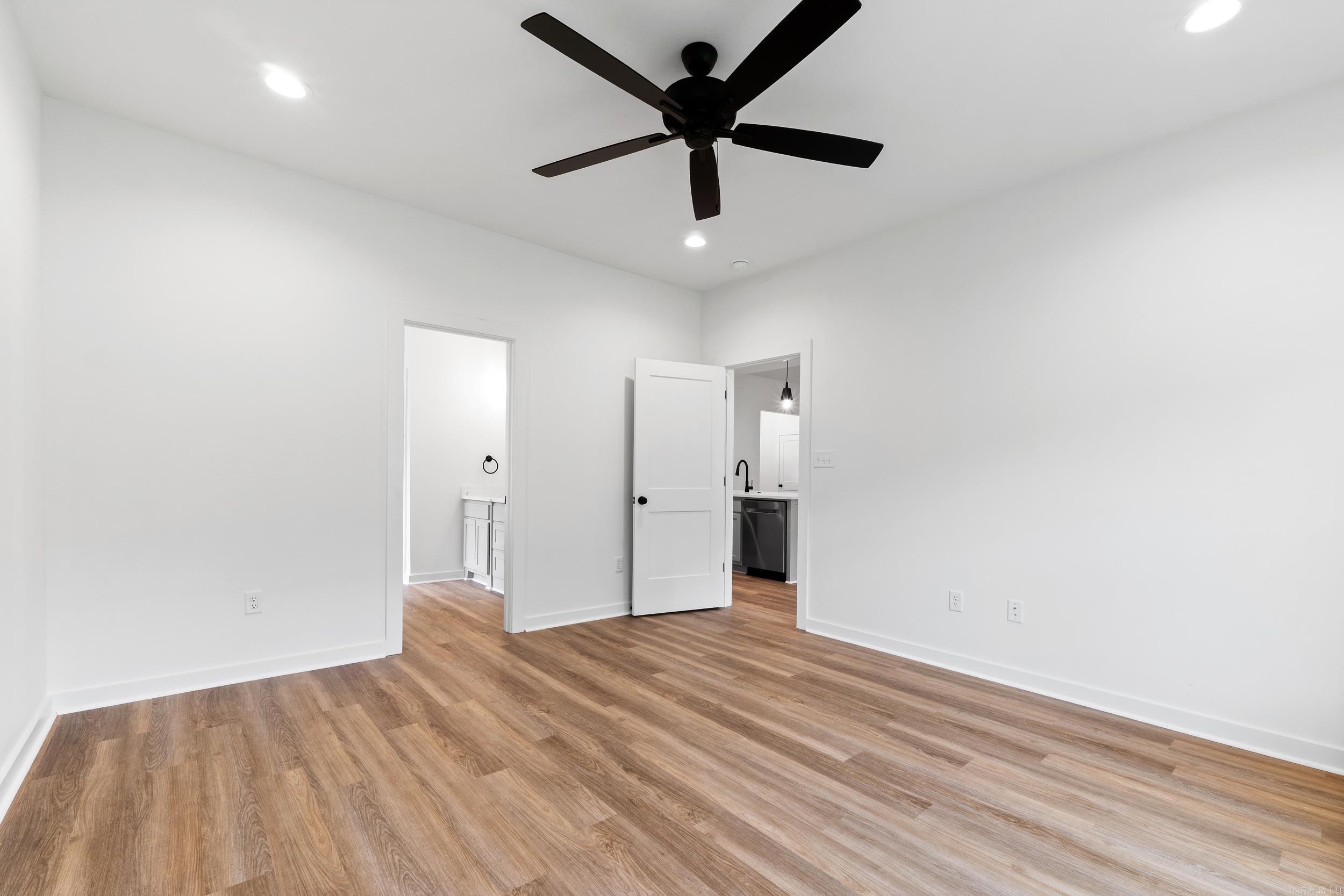 81 Lewis  Greenbrier, AR