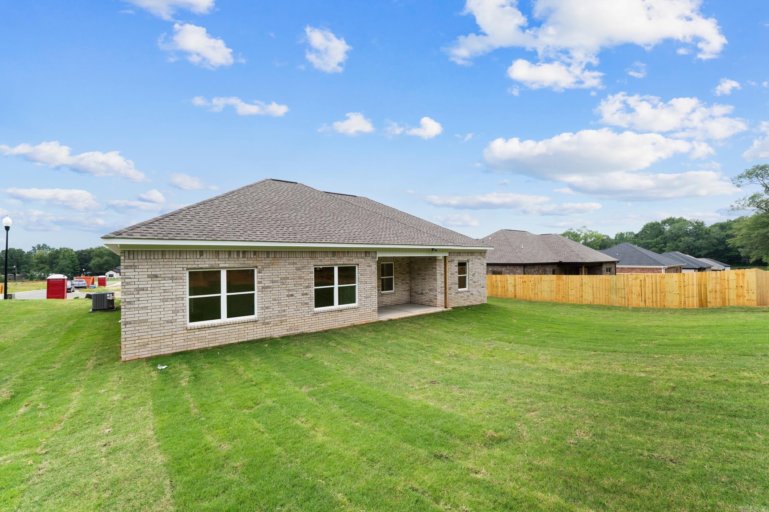 81 Lewis  Greenbrier, AR