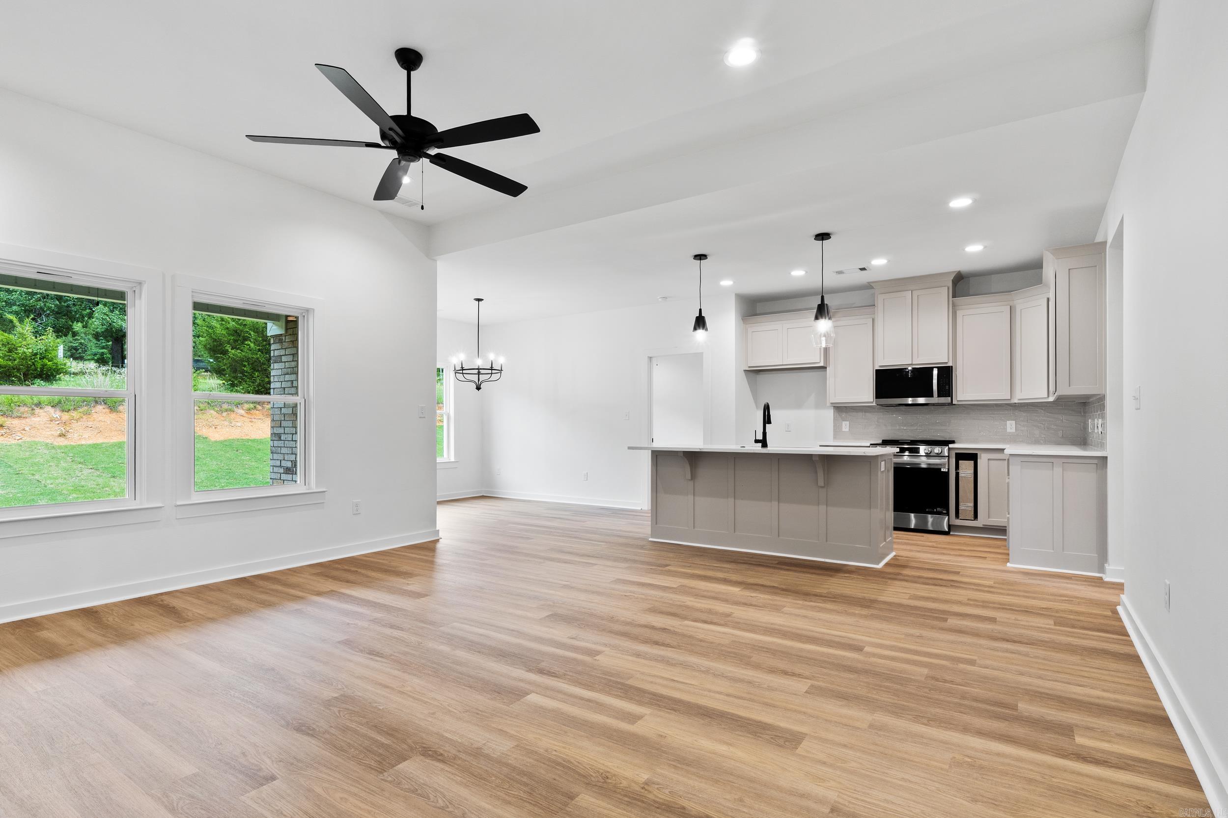 81 Lewis  Greenbrier, AR