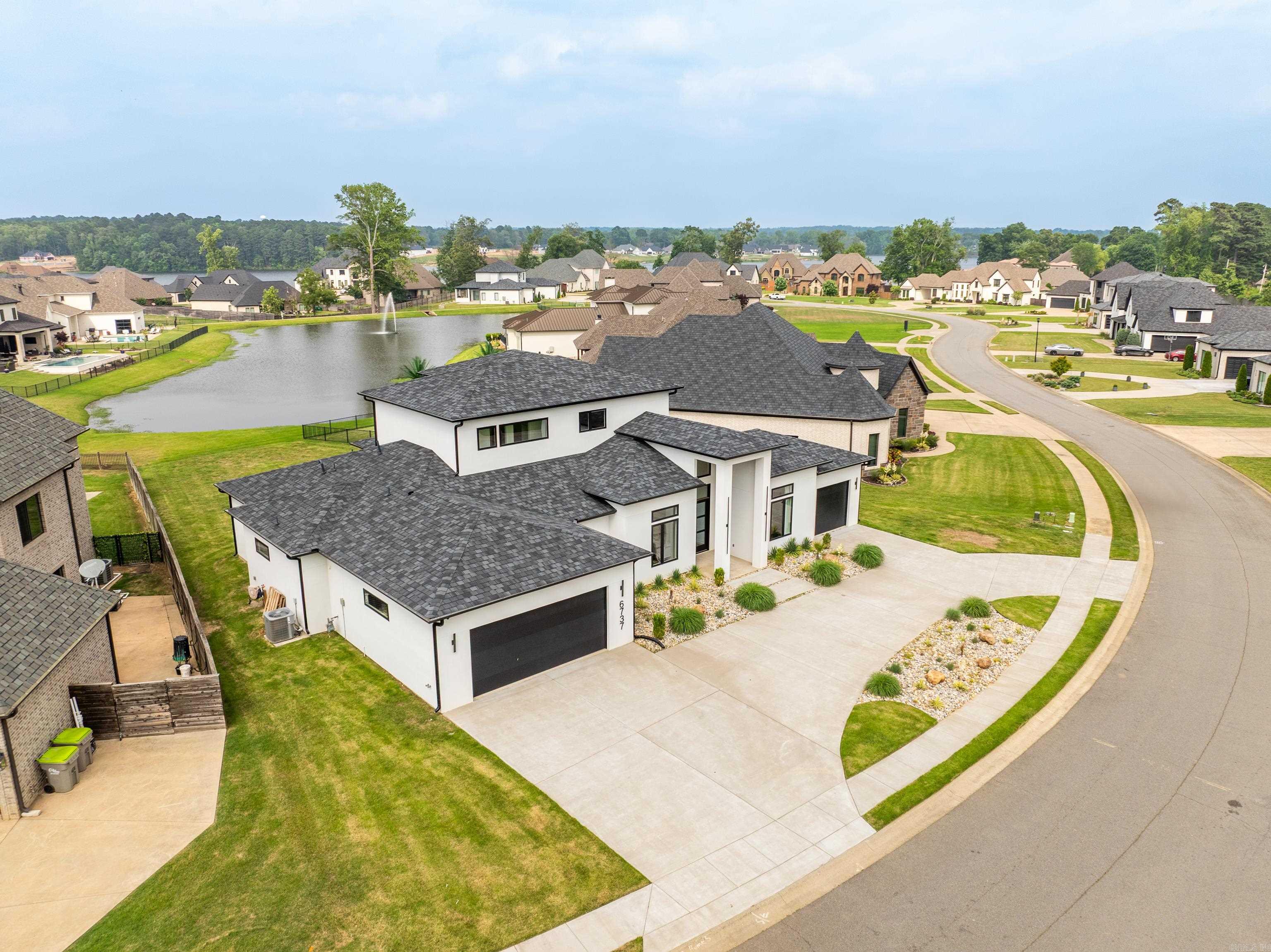 6737  Hilo  Benton, AR