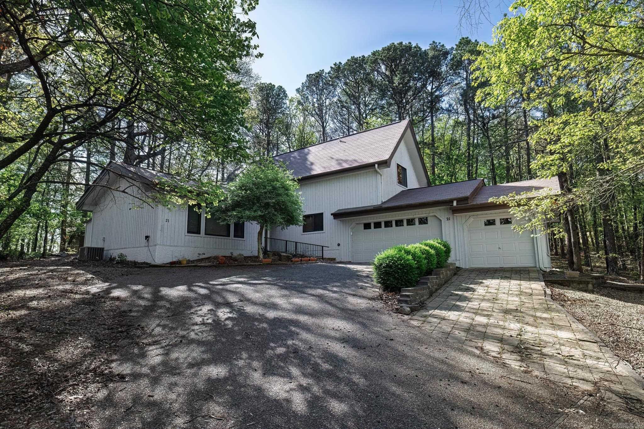 21  Constantina  Hot Springs Village, AR