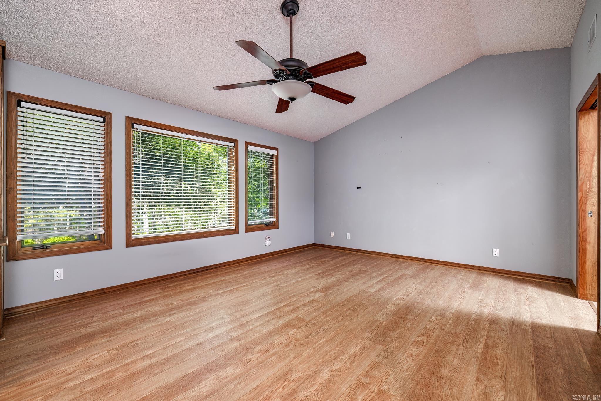 21  Constantina  Hot Springs Village, AR