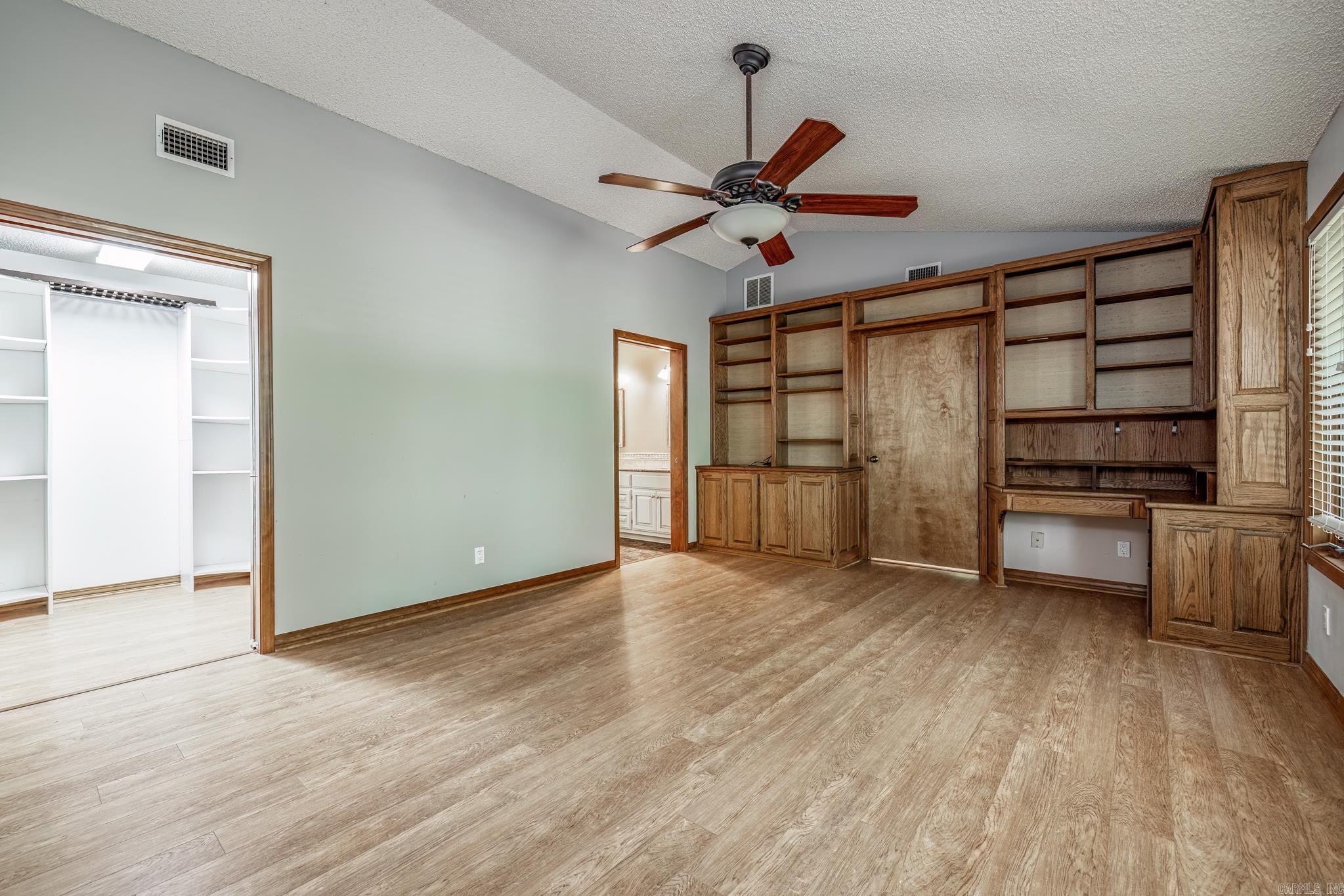 21  Constantina  Hot Springs Village, AR