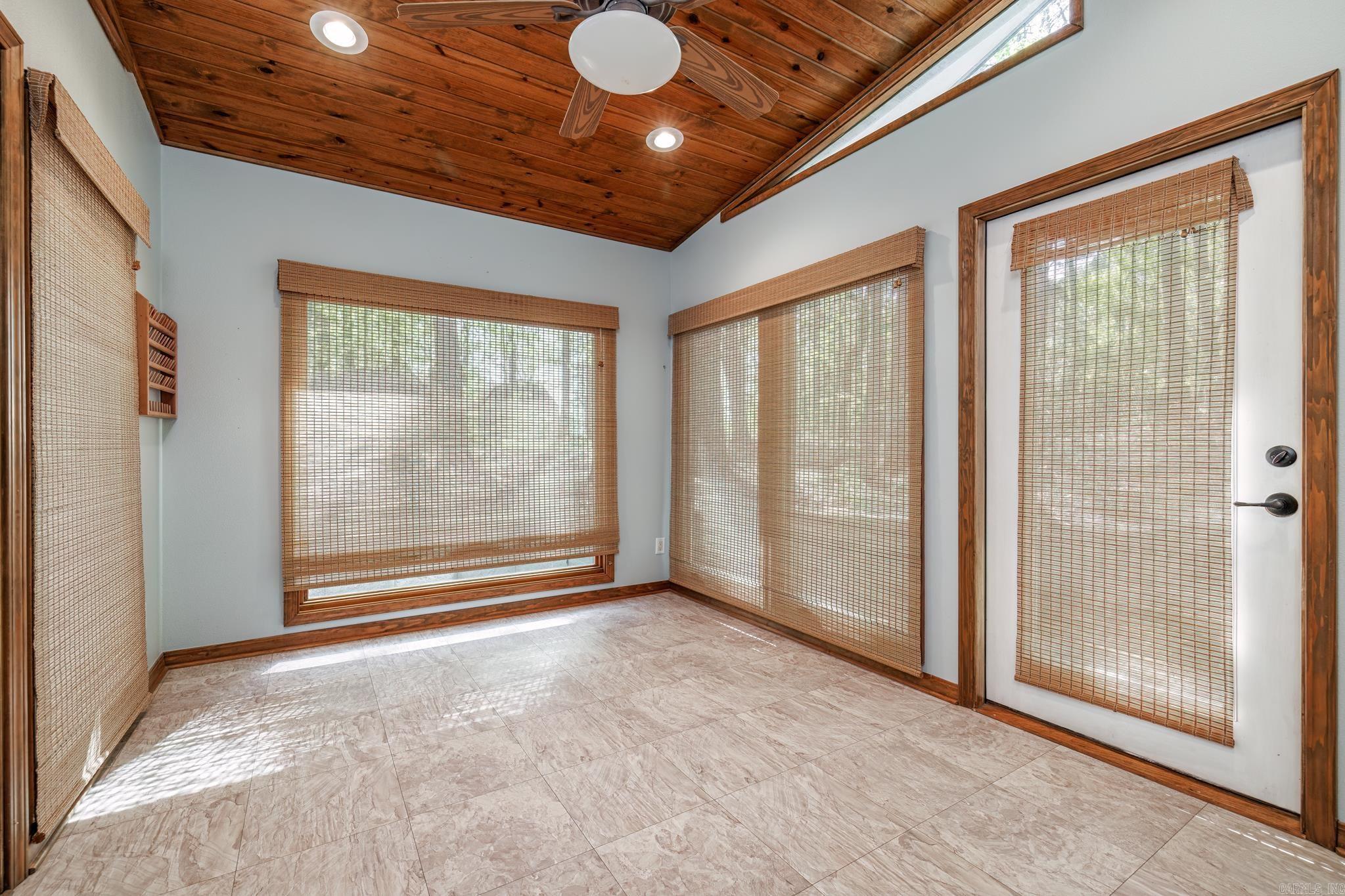 21  Constantina  Hot Springs Village, AR