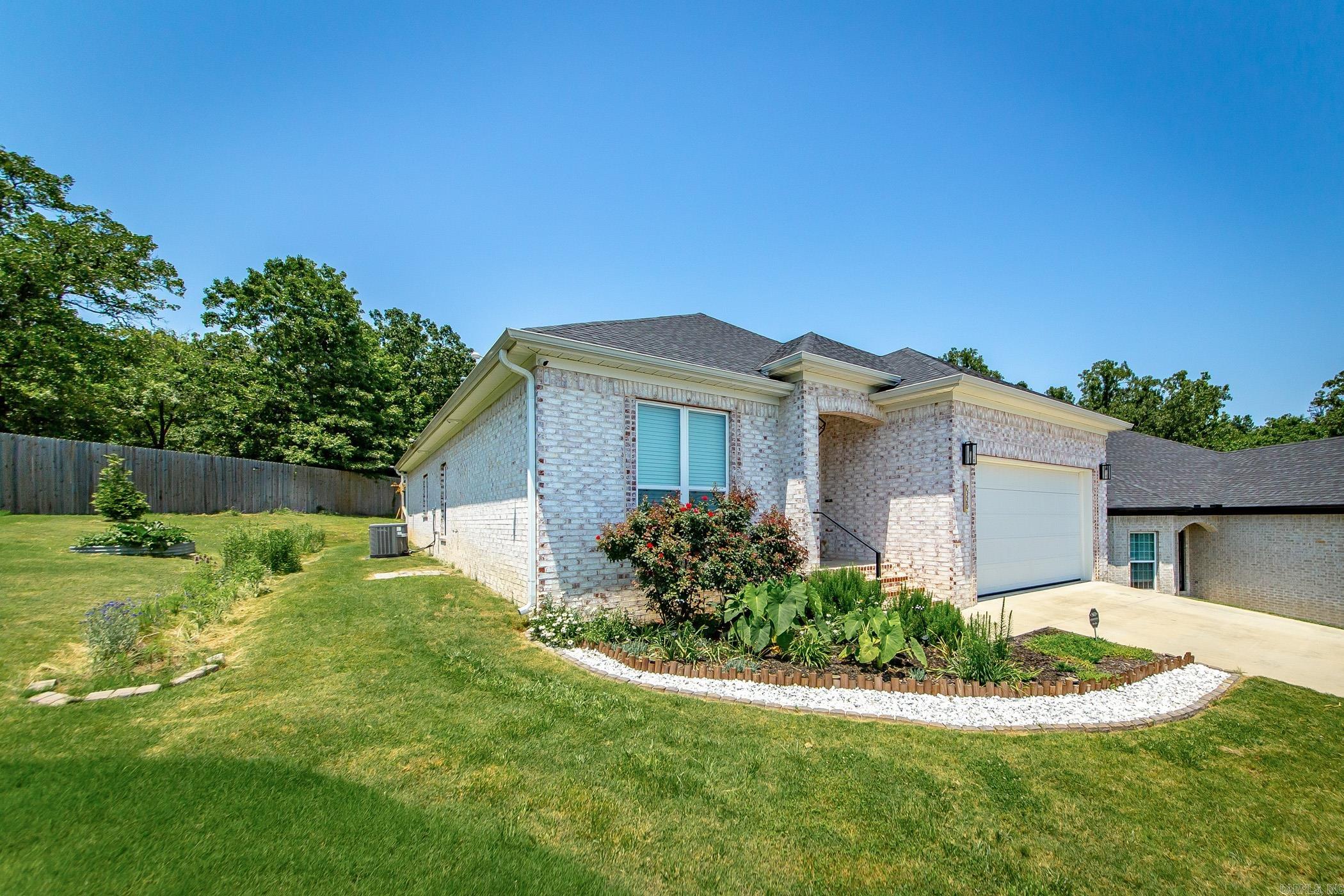 7320  Stonehenge  Jacksonville, AR