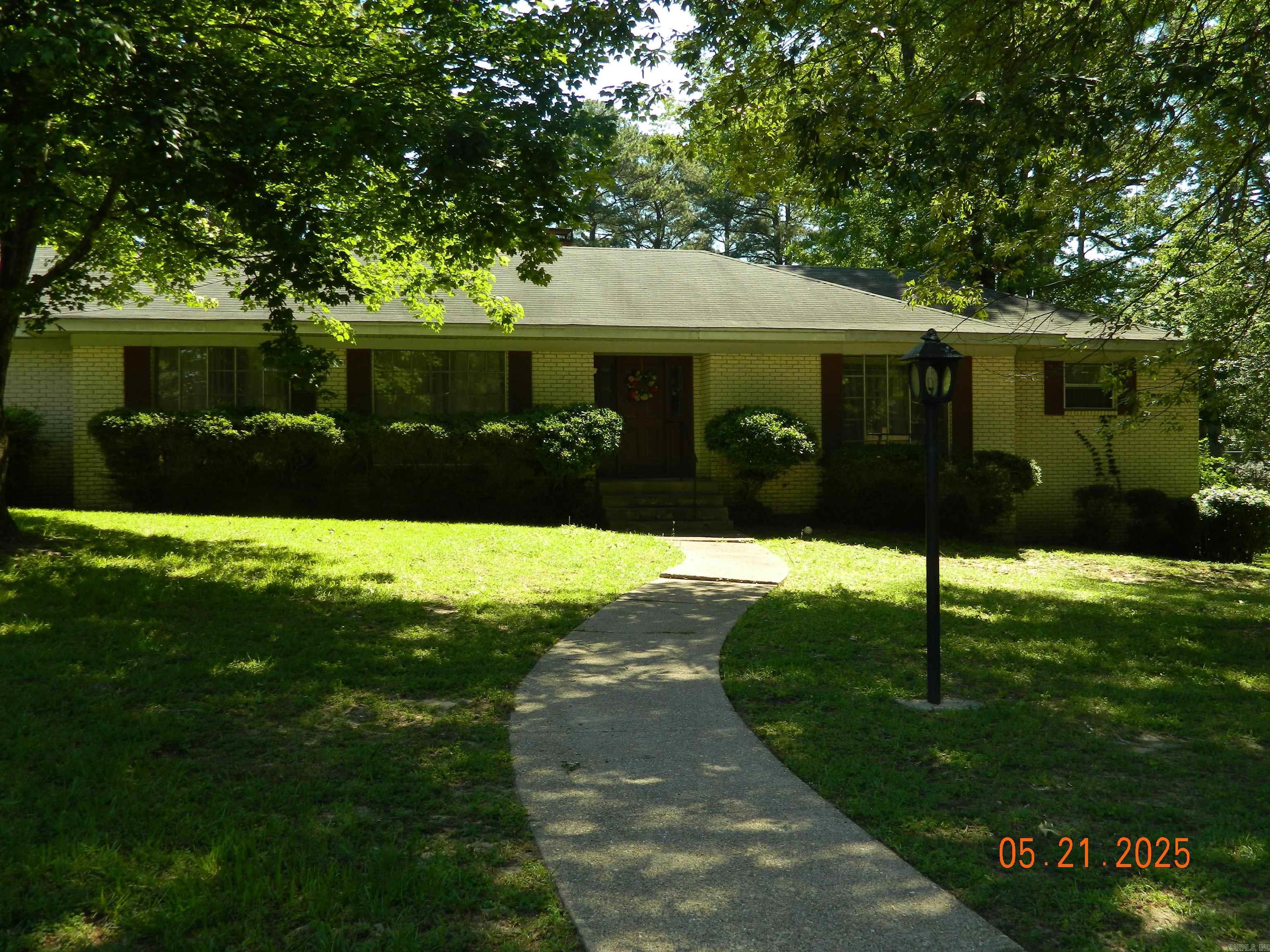 121  Leewood  Arkadelphia, AR