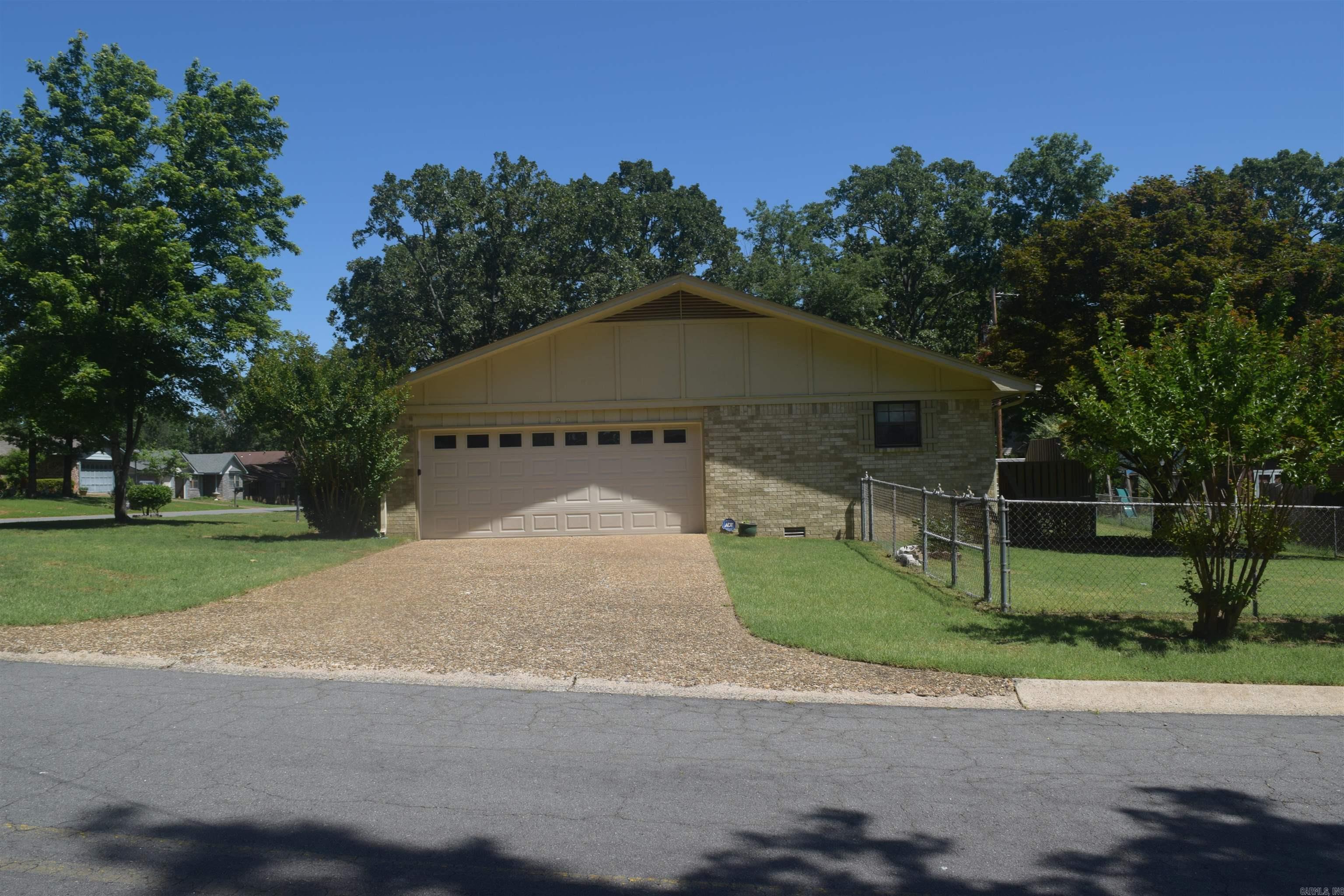 206  Beaconsfield  Sherwood, AR