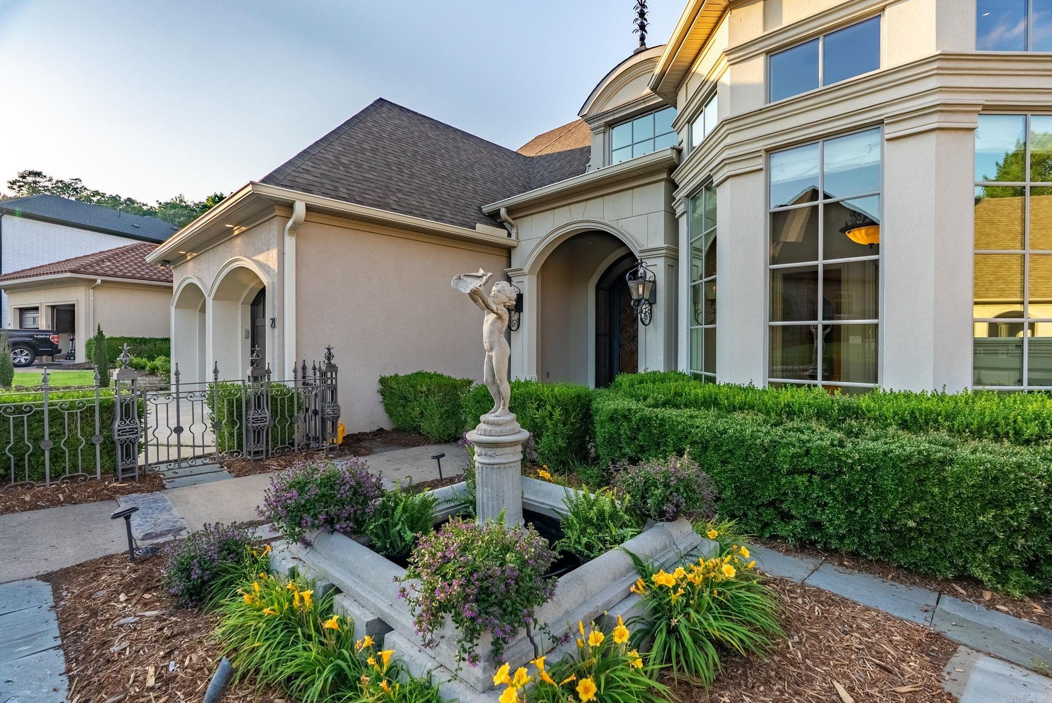 21  La Scala Court  Little Rock, AR