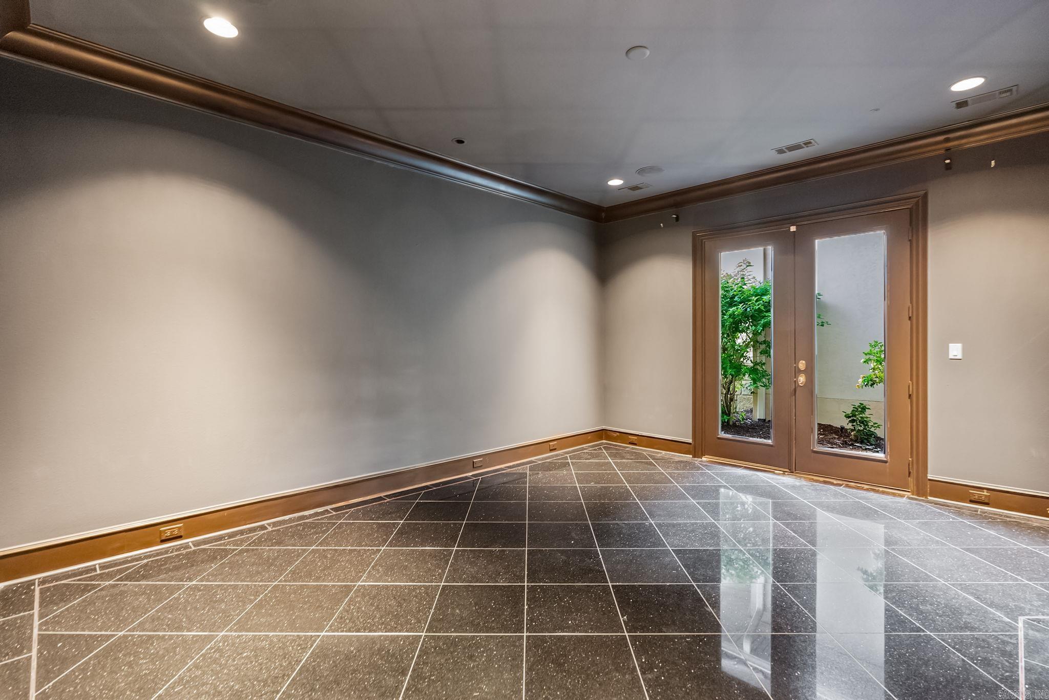 21  La Scala Court  Little Rock, AR
