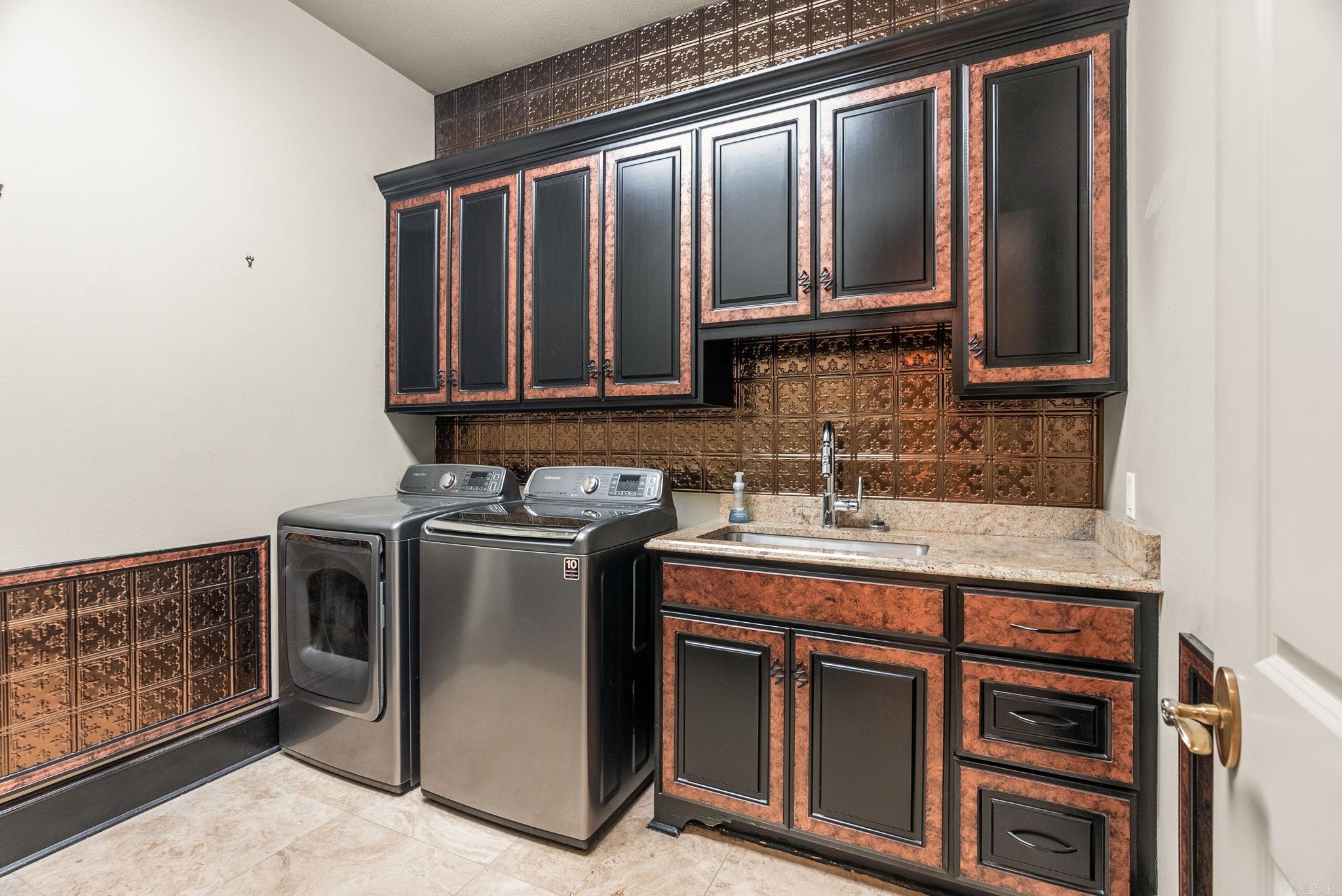 21  La Scala Court  Little Rock, AR