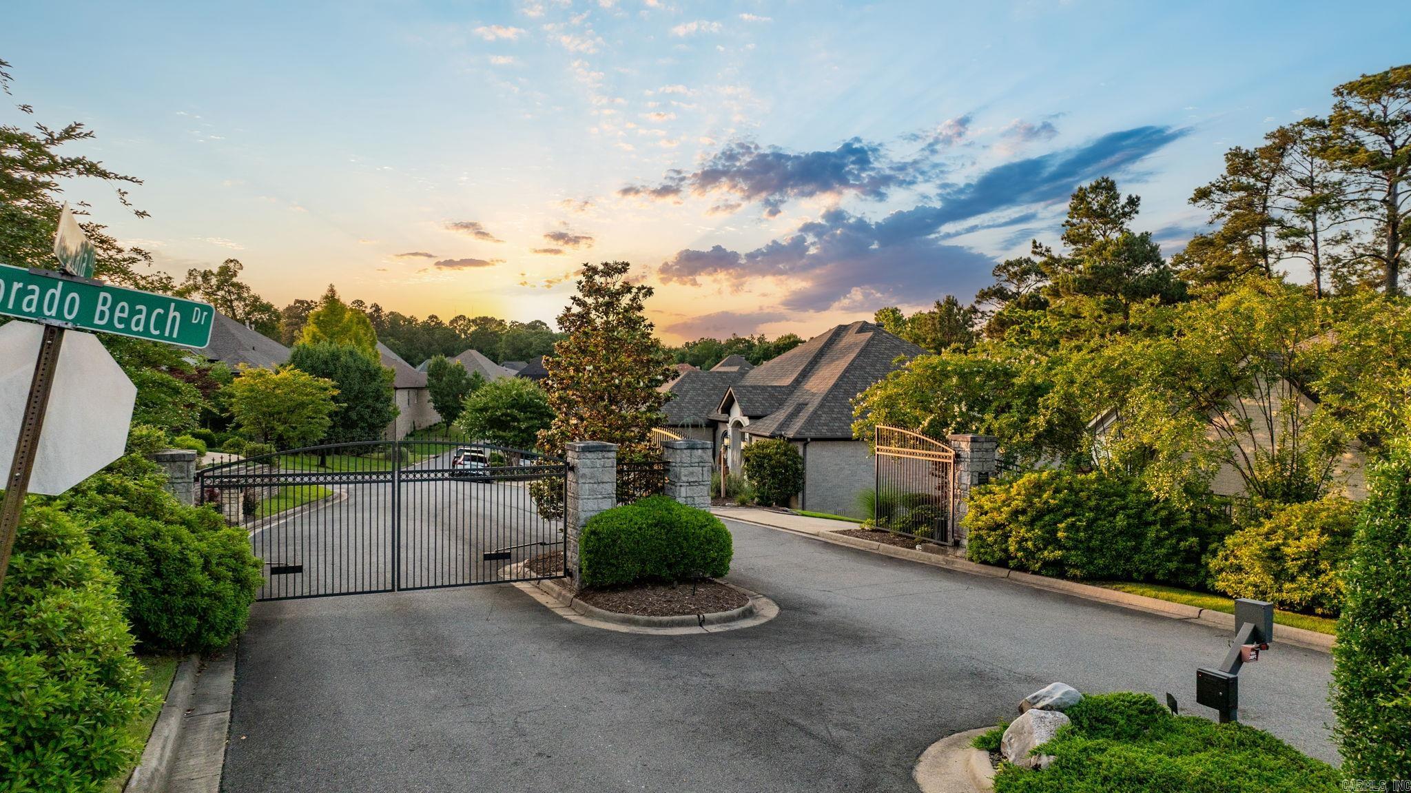 21  La Scala Court  Little Rock, AR