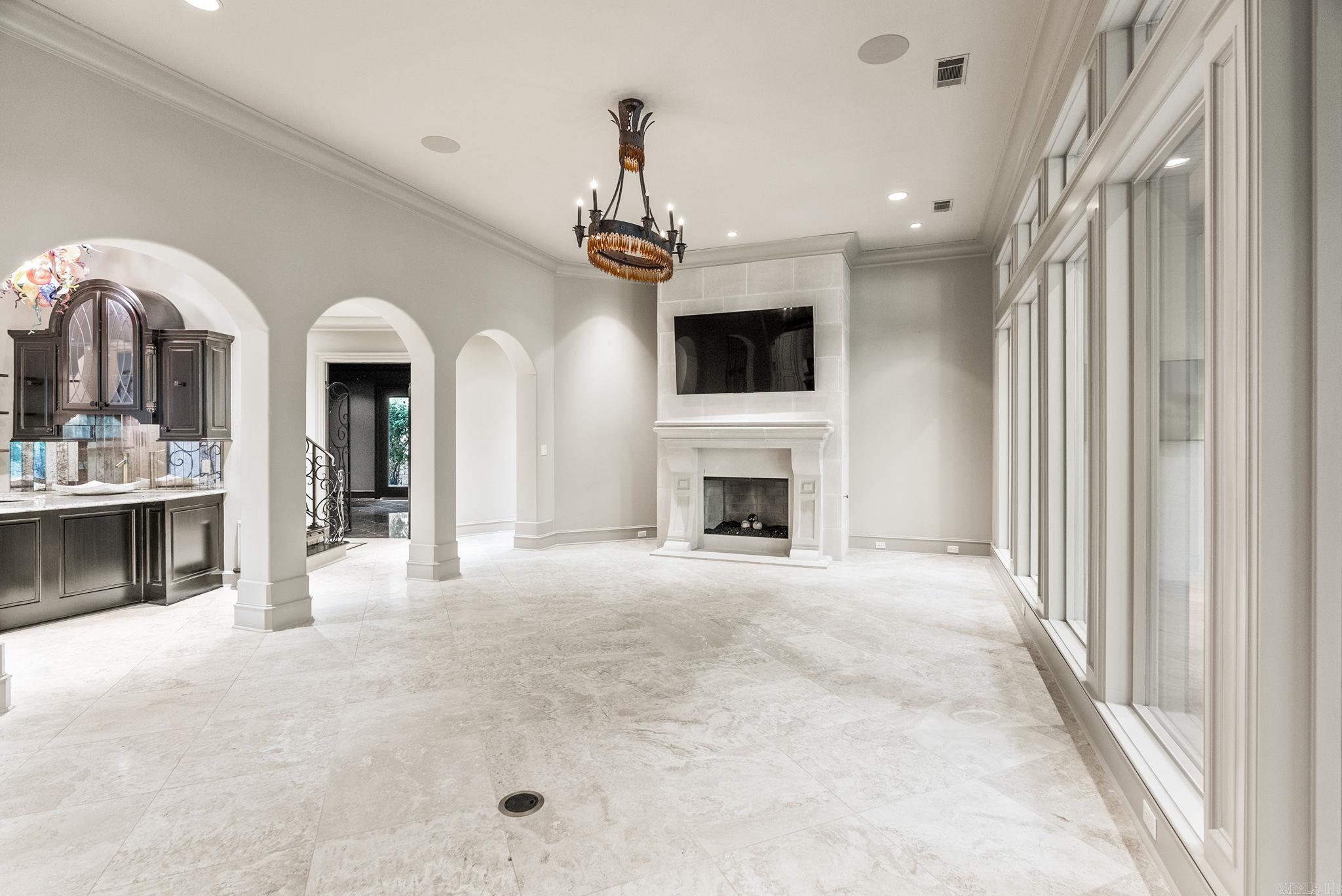 21  La Scala Court  Little Rock, AR