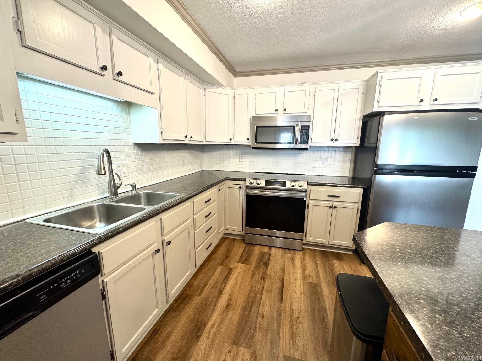 28  Timothy  Conway, AR