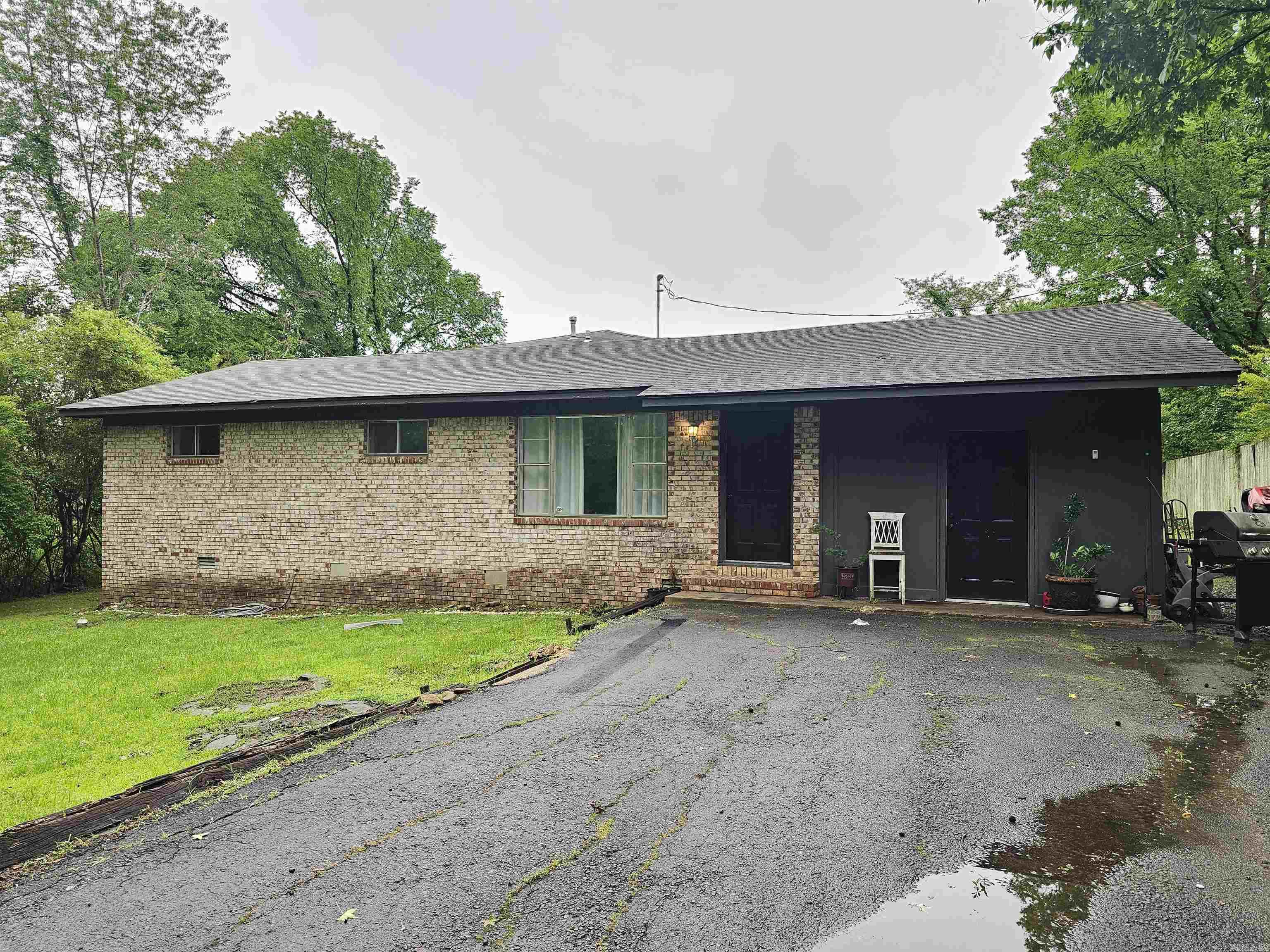 189  Pine St.  Clinton, AR