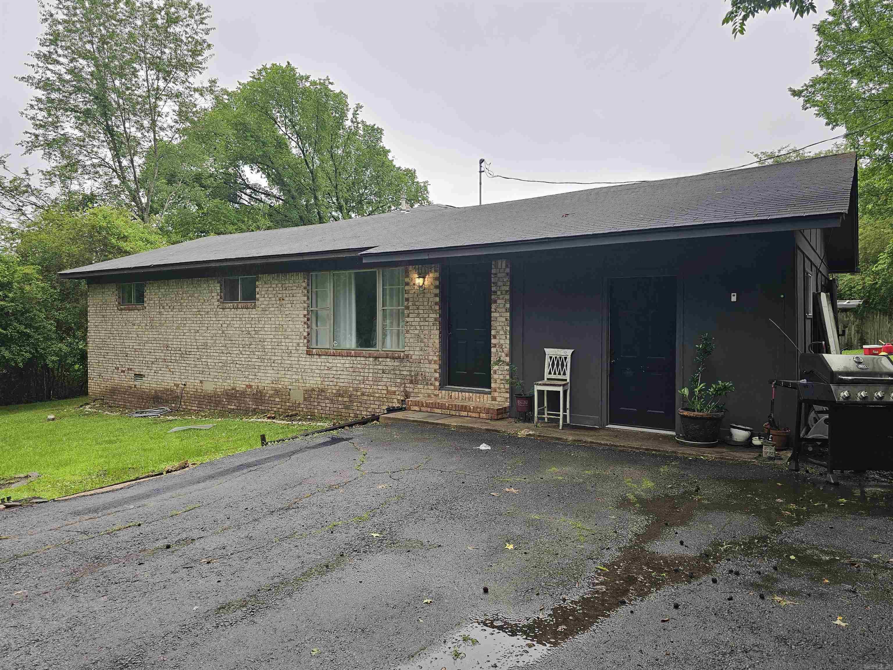 189  Pine St.  Clinton, AR