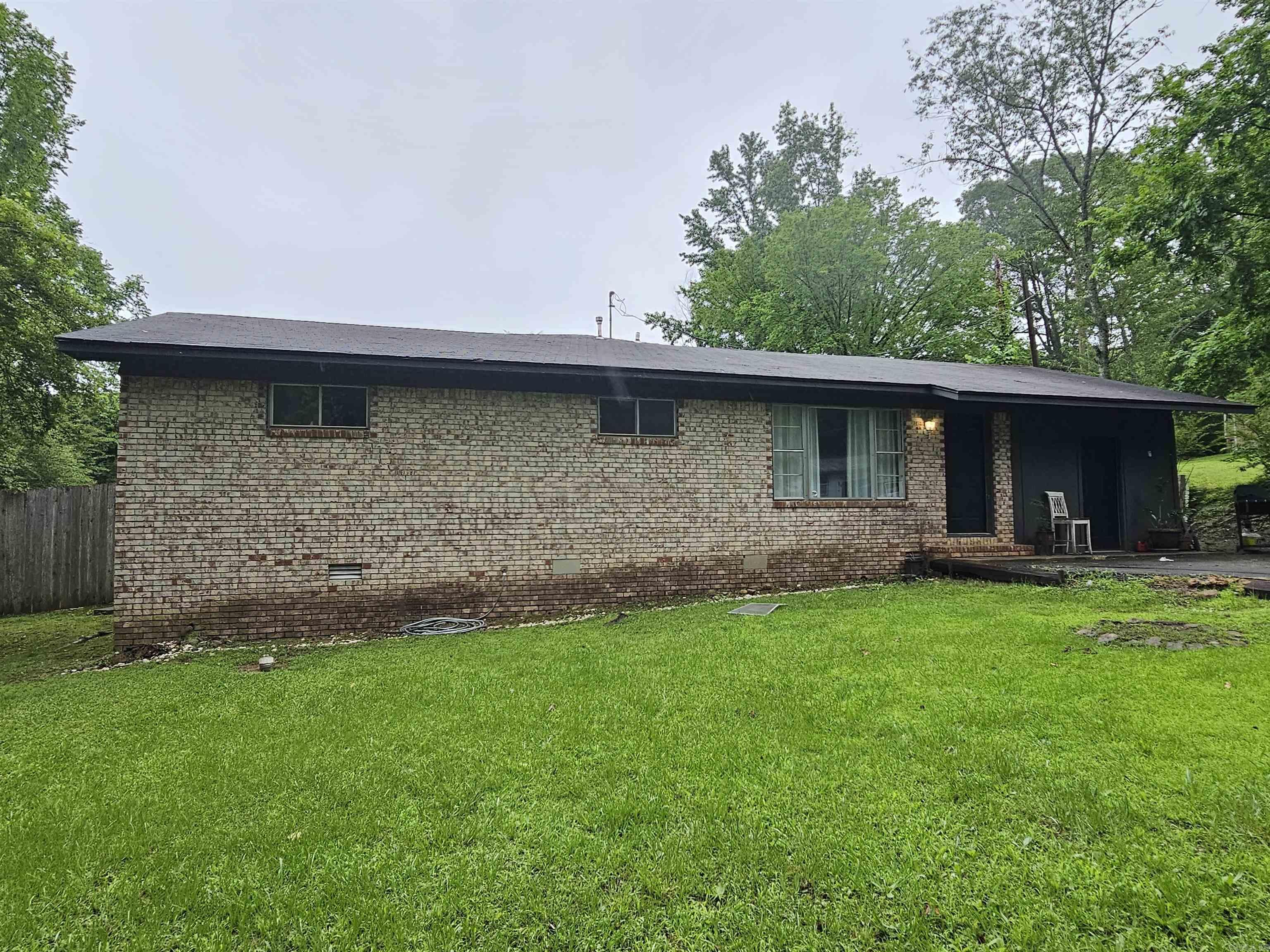 189  Pine St.  Clinton, AR