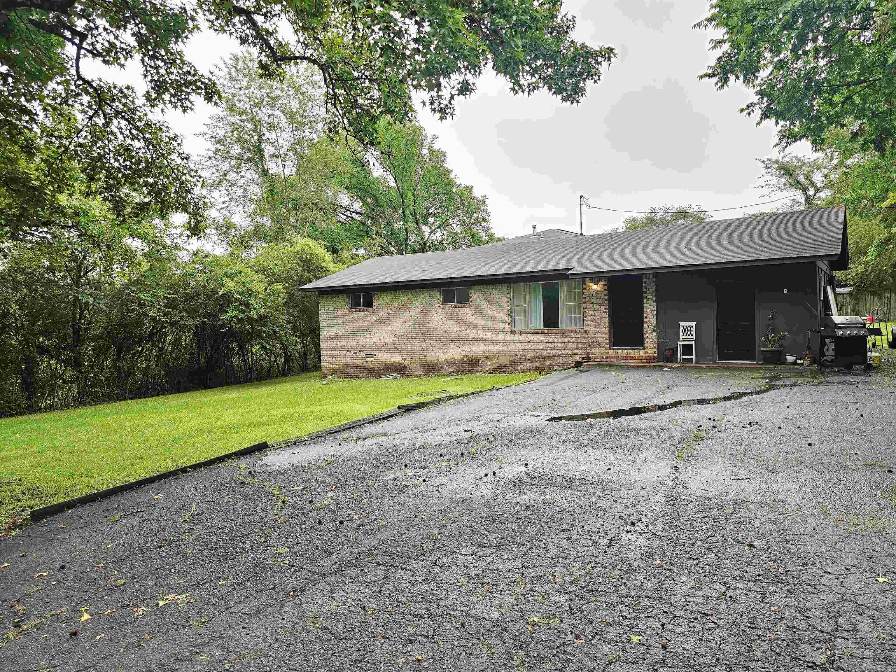 189  Pine St.  Clinton, AR