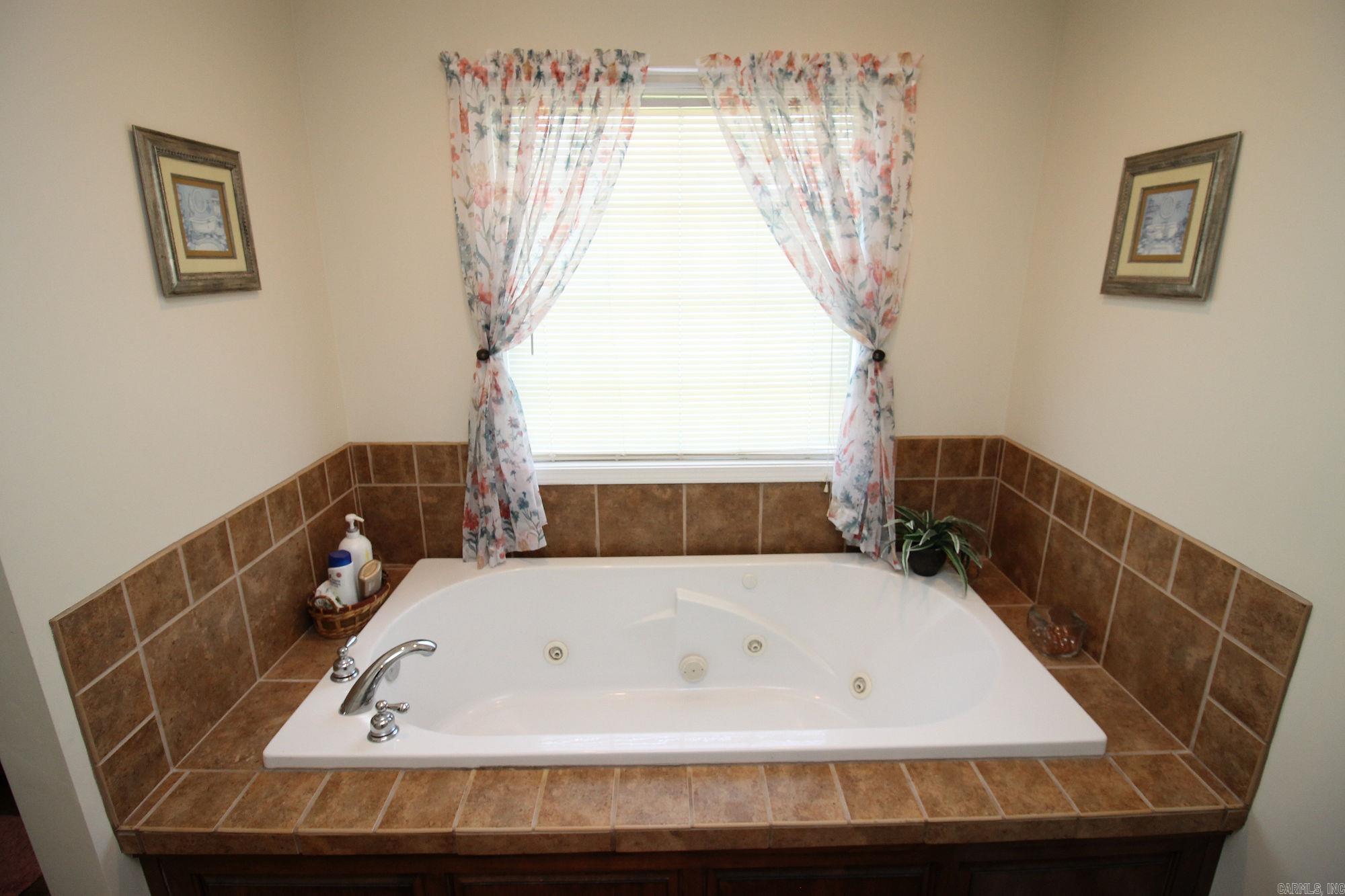 5005  S. 28th Street  Paragould, AR