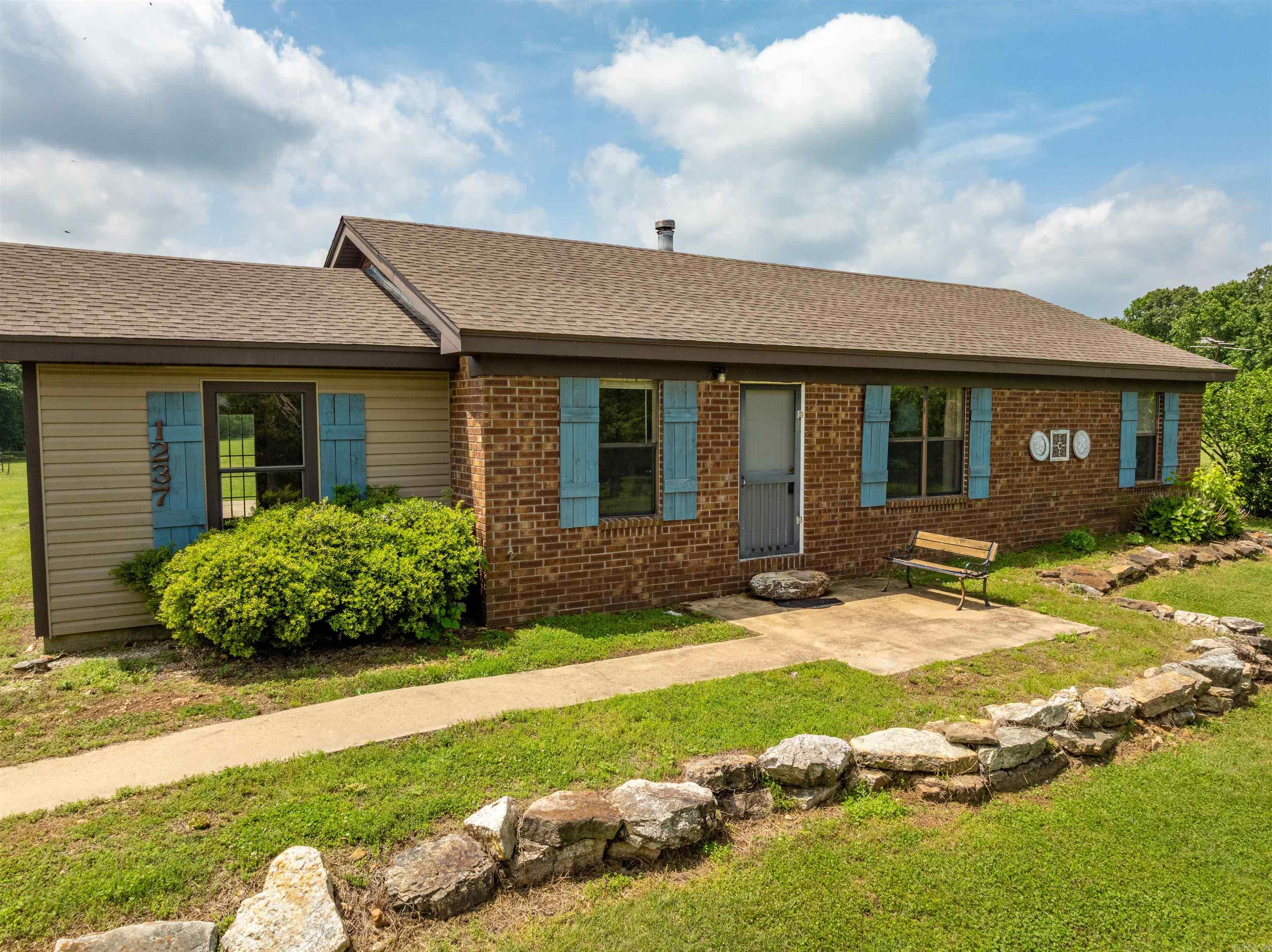 1237  AR Hwy 354  Ash Flat, AR