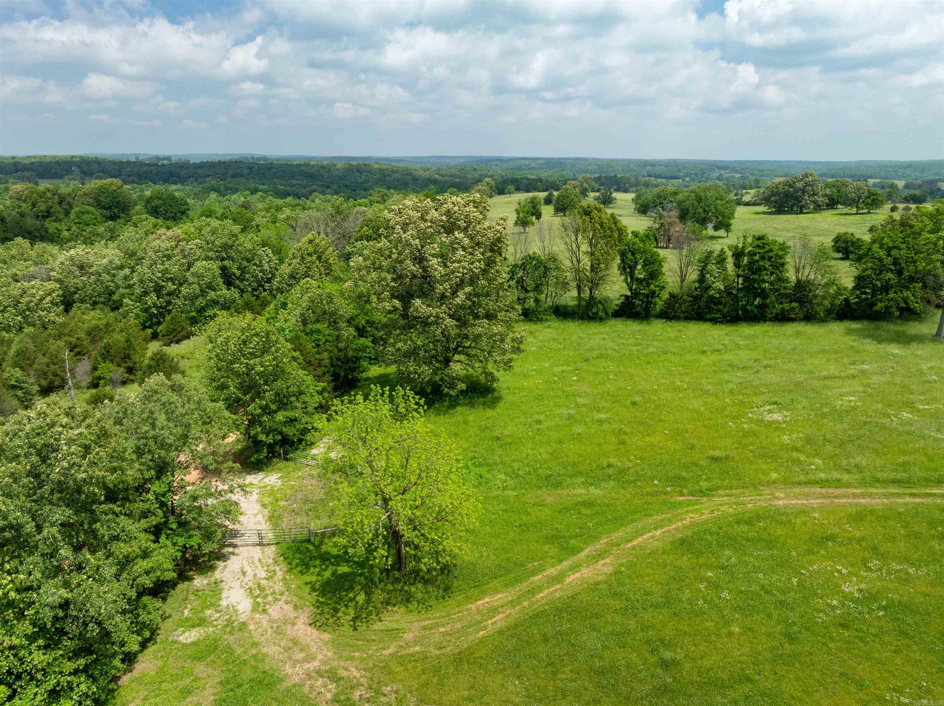 1237  AR Hwy 354  Ash Flat, AR