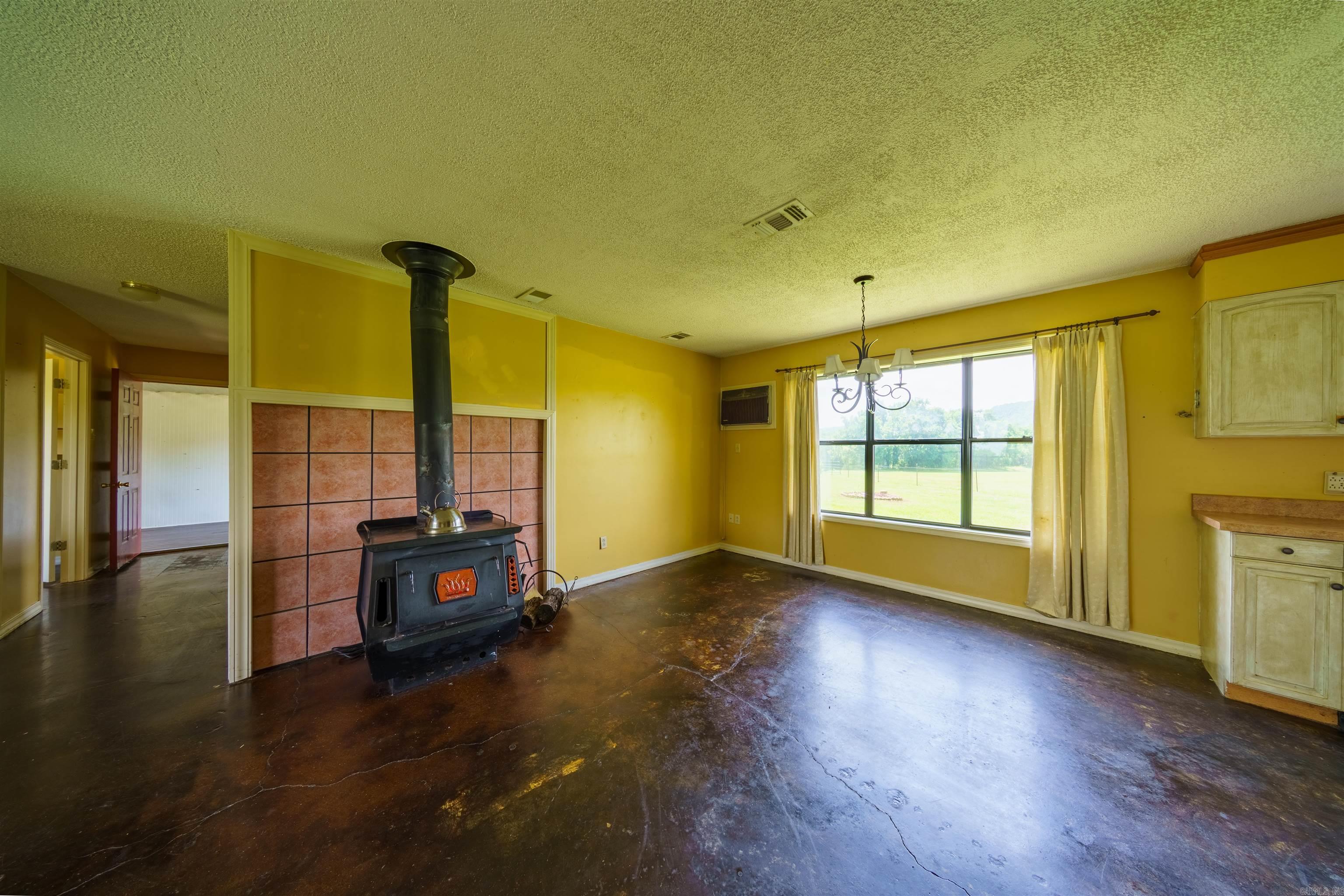 1237  AR Hwy 354  Ash Flat, AR