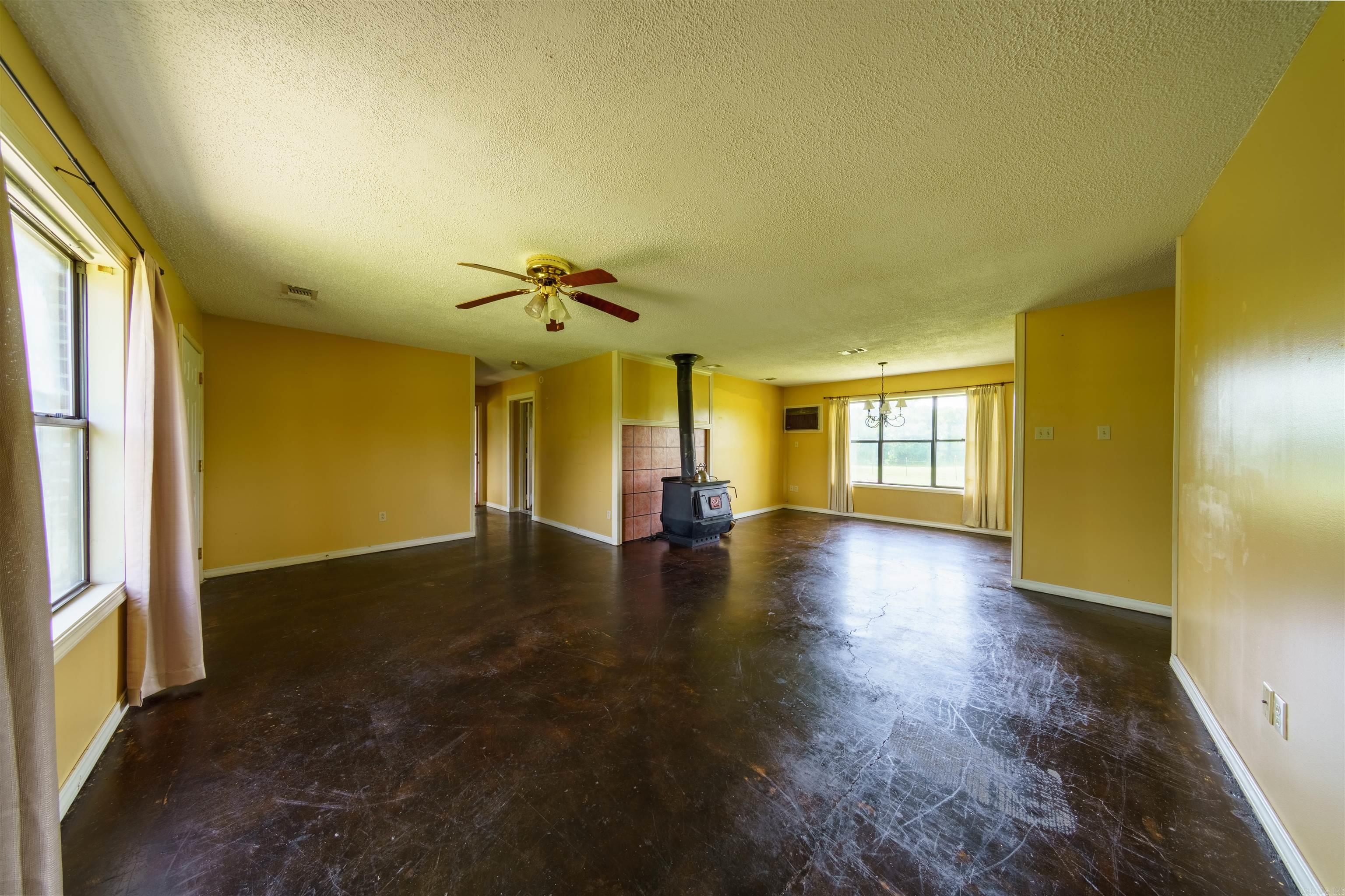 1237  AR Hwy 354  Ash Flat, AR