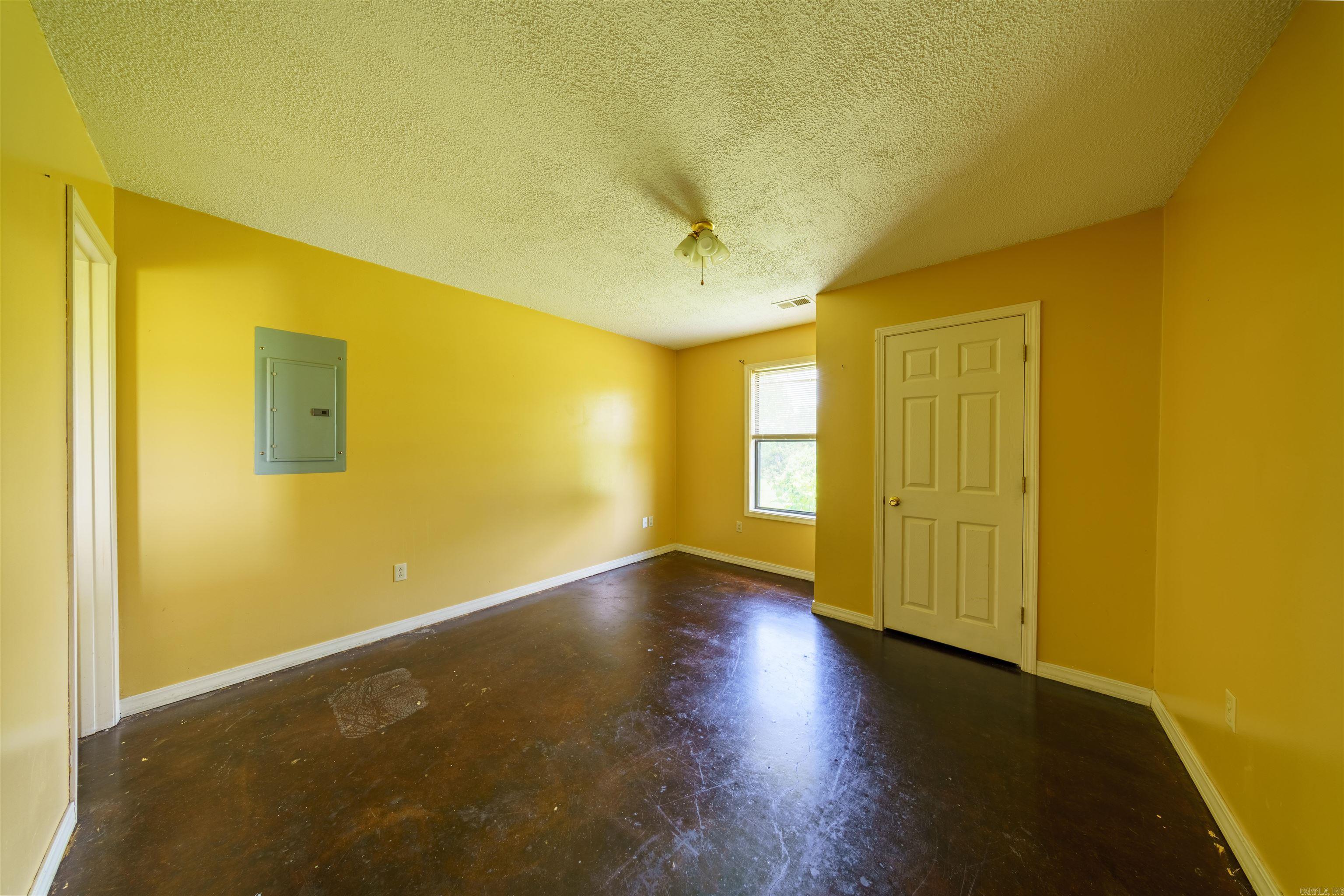 1237  AR Hwy 354  Ash Flat, AR