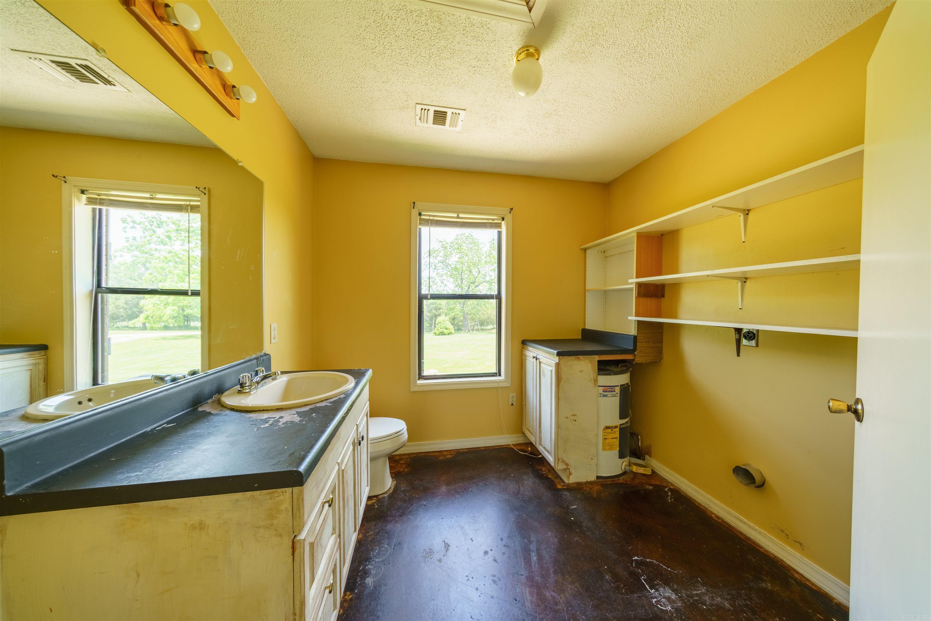 1237  AR Hwy 354  Ash Flat, AR